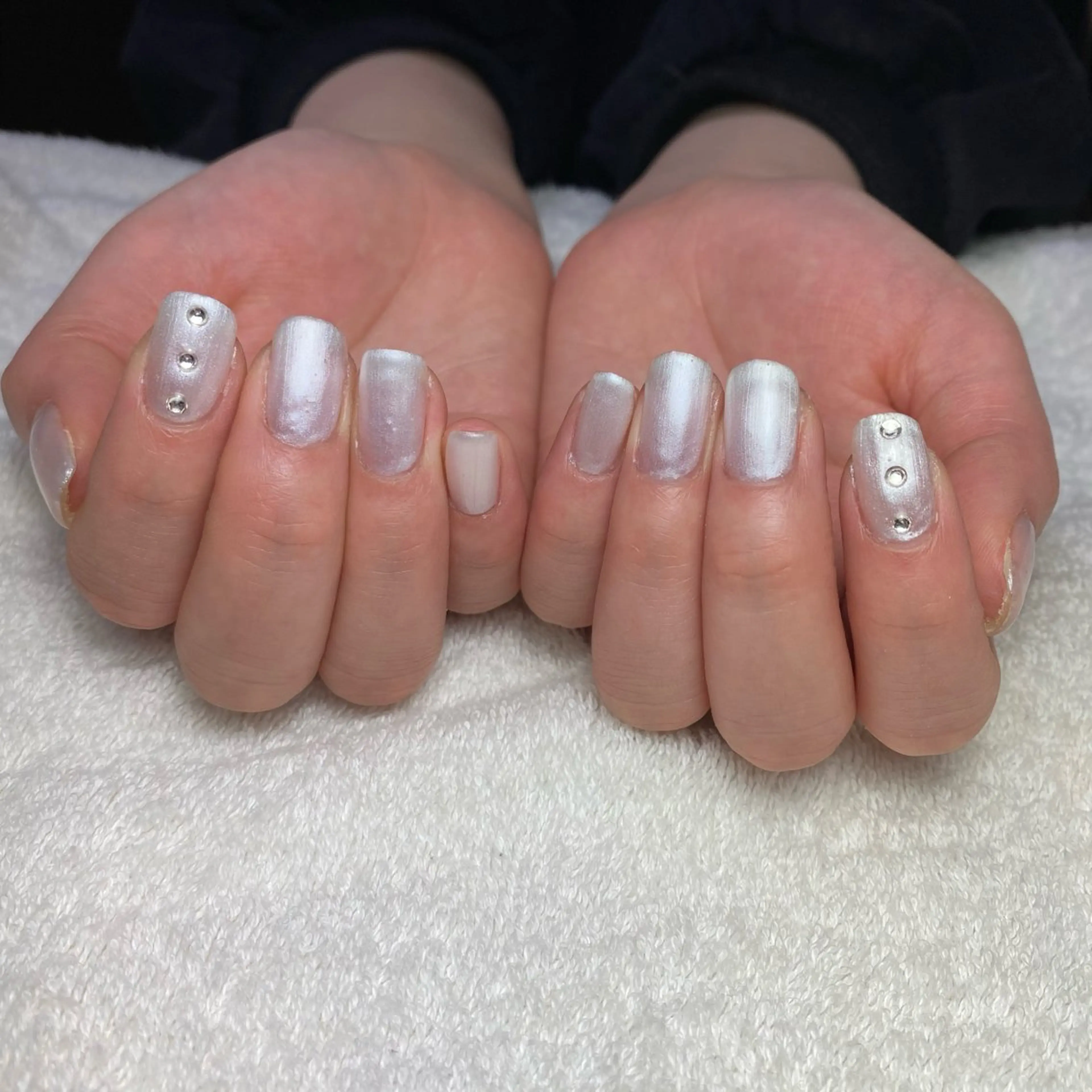 ネイル ホワイト ハンドネイル COCO +のエステ・リラクイメージ