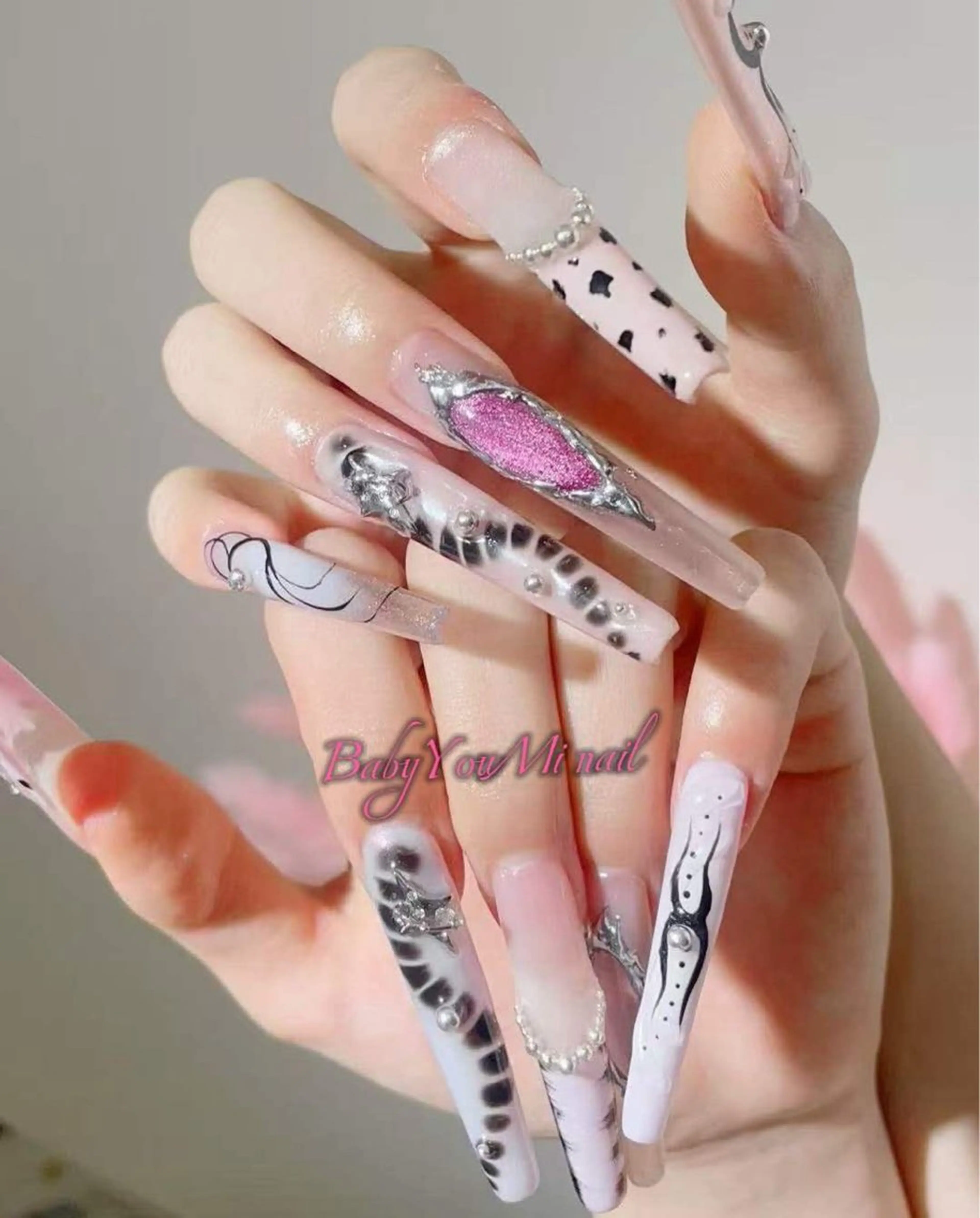 ネイル オーロラネイル フラワーネイル フットネイル フレンチネイル ジェルネイル ハンドネイル BabyYouMi nailのネイルデザイン