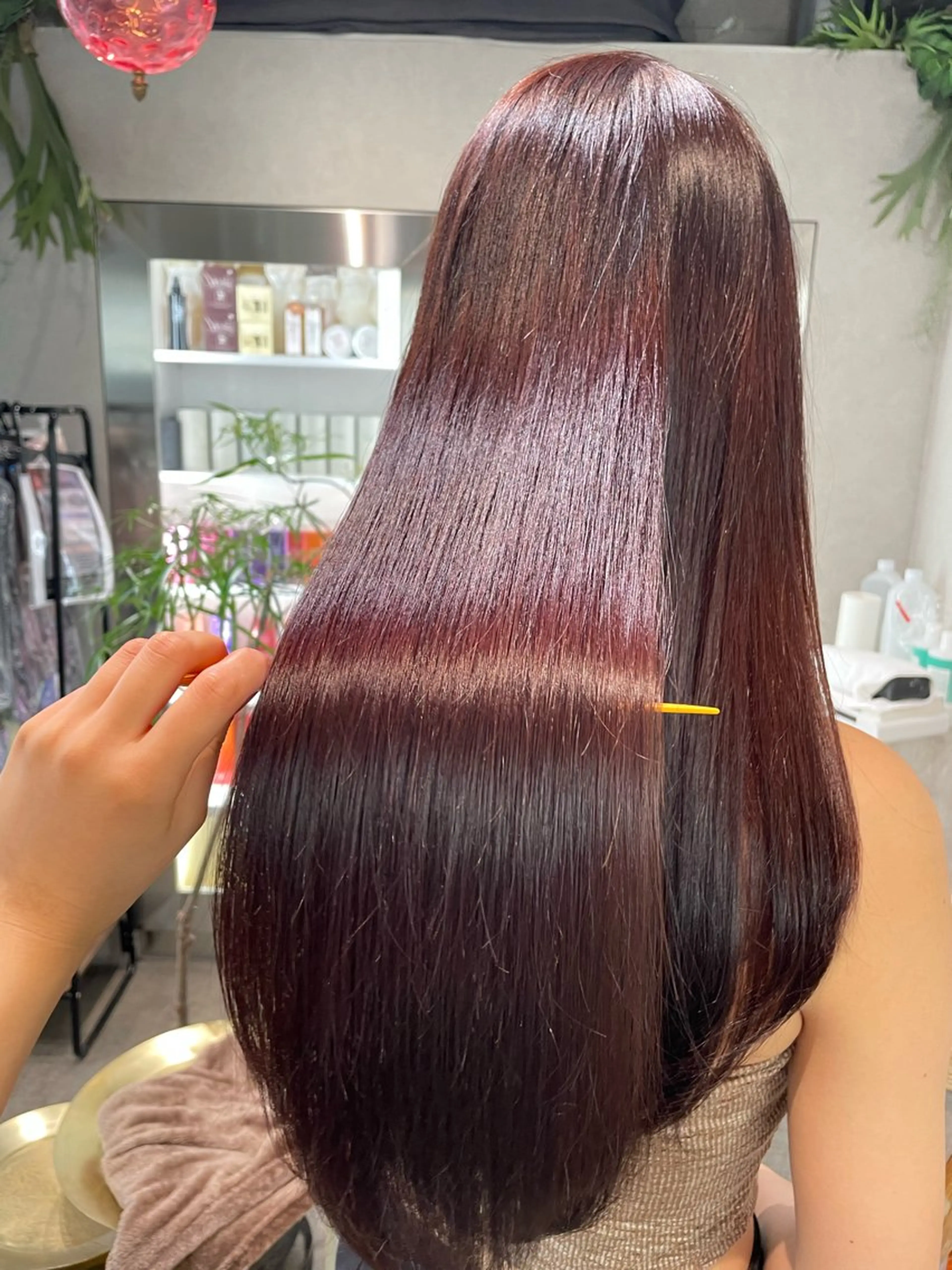 ロング カラー ブリーチ ボルドーカラー ダブルカラー ブリーチなしカラー レイヤーカット ヘアカラー ナチュラル透明感🌱 小山美樹子のヘアスタイル