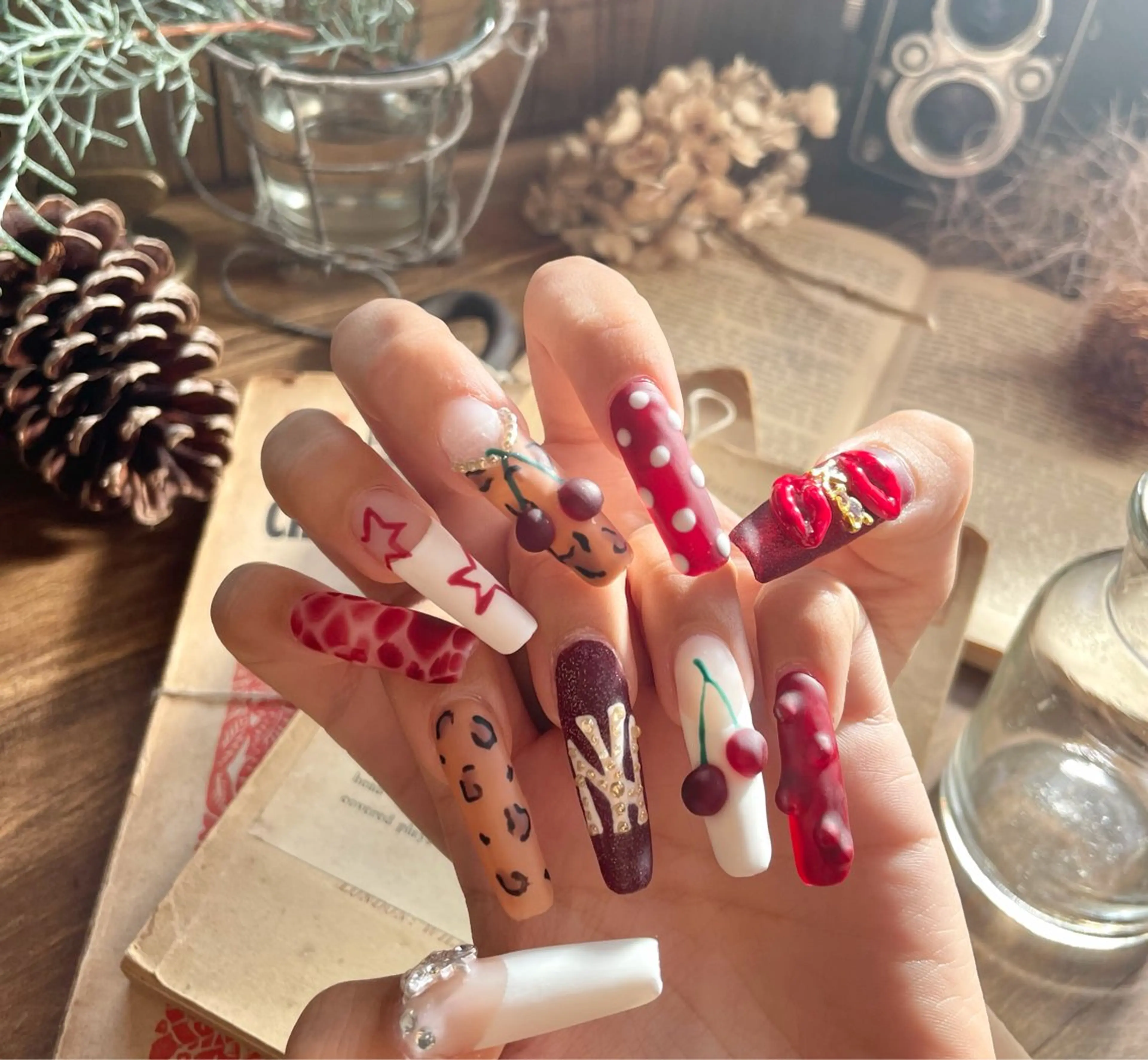 ネイル 長さ出し 持ち込み ネイルチップ Lowé いちごのネイルデザイン