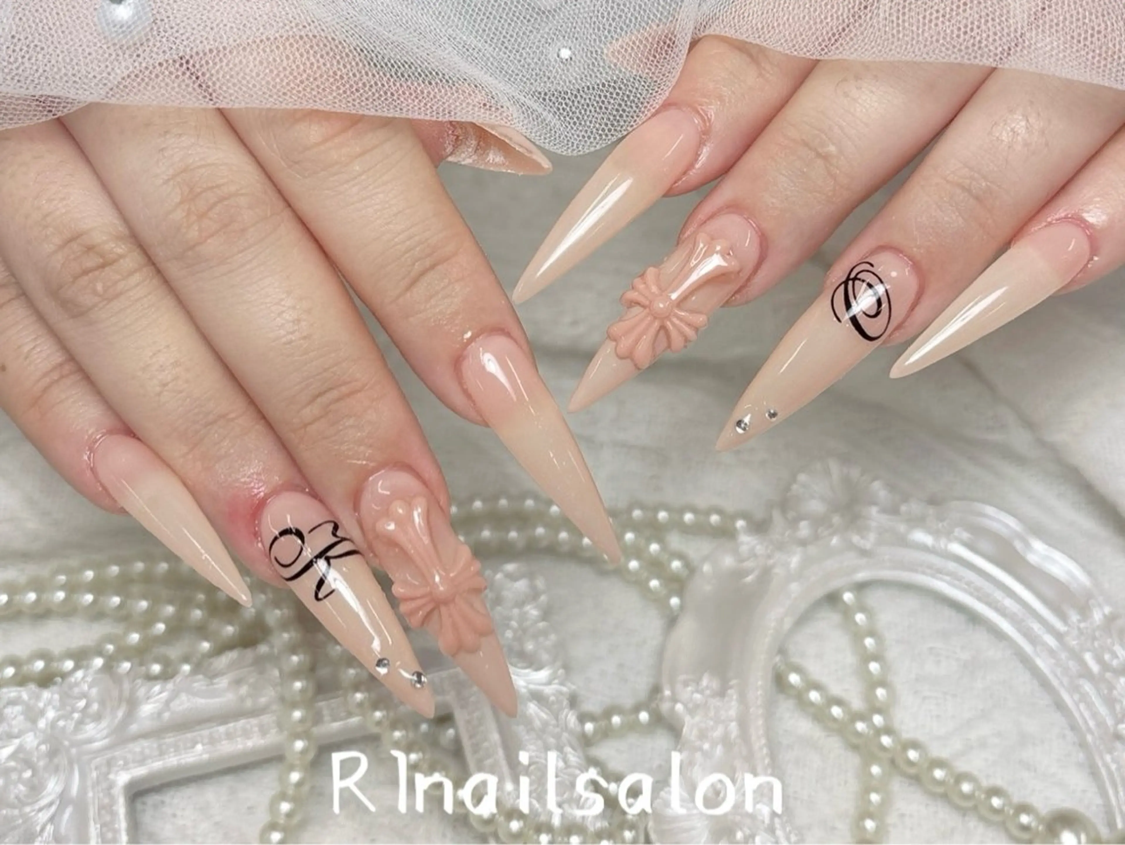 ネイル ジェルネイル 韓国ネイル マグネットネイル 持ち込み ワンカラーネイル ハンドネイル ハンドケア R1🎀Nail💕 池袋東口店のネイルデザイン