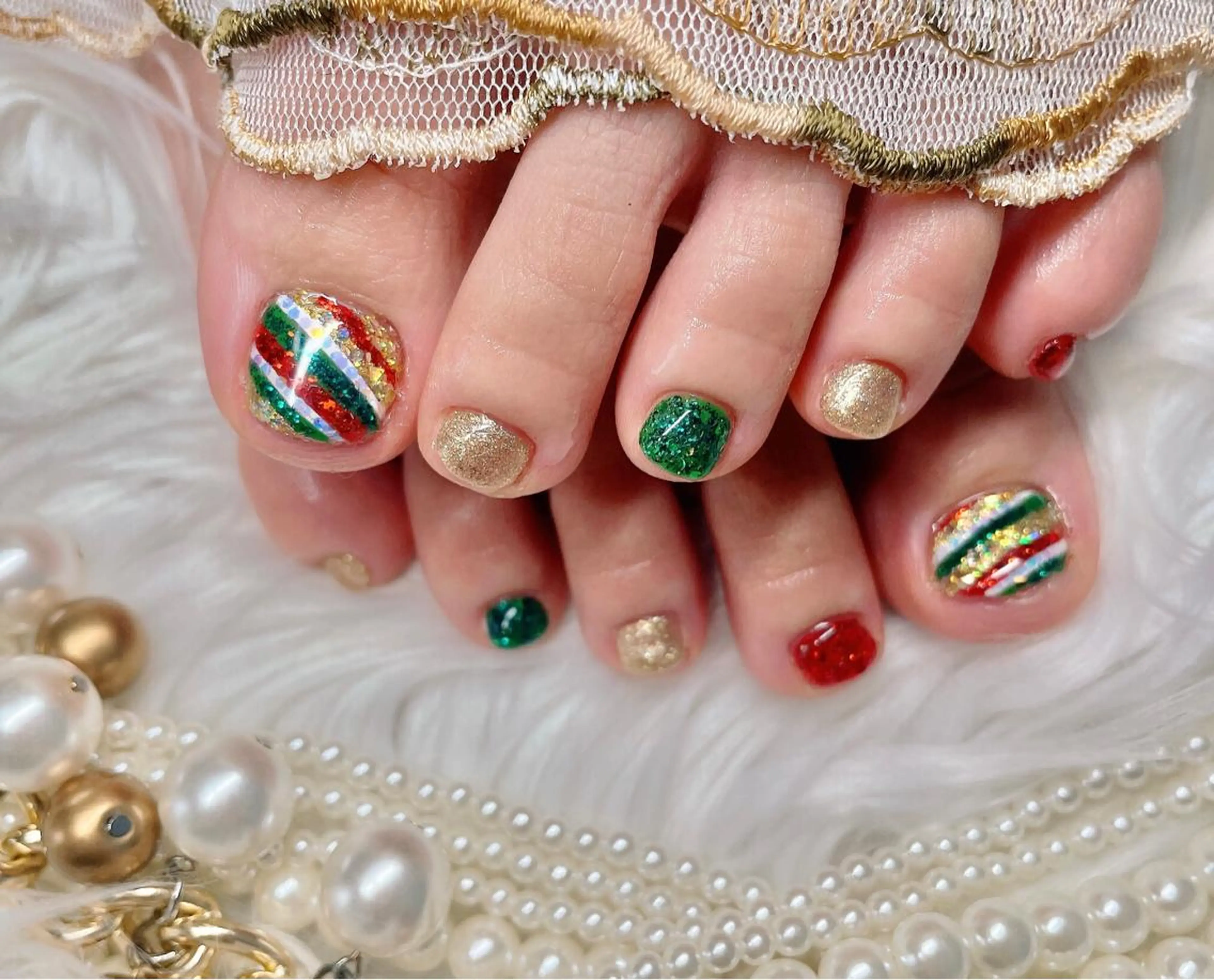 ネイル ラメ(グリッター) 冬ネイル クリスマス フットネイル 遠藤 唯菜のネイルデザイン
