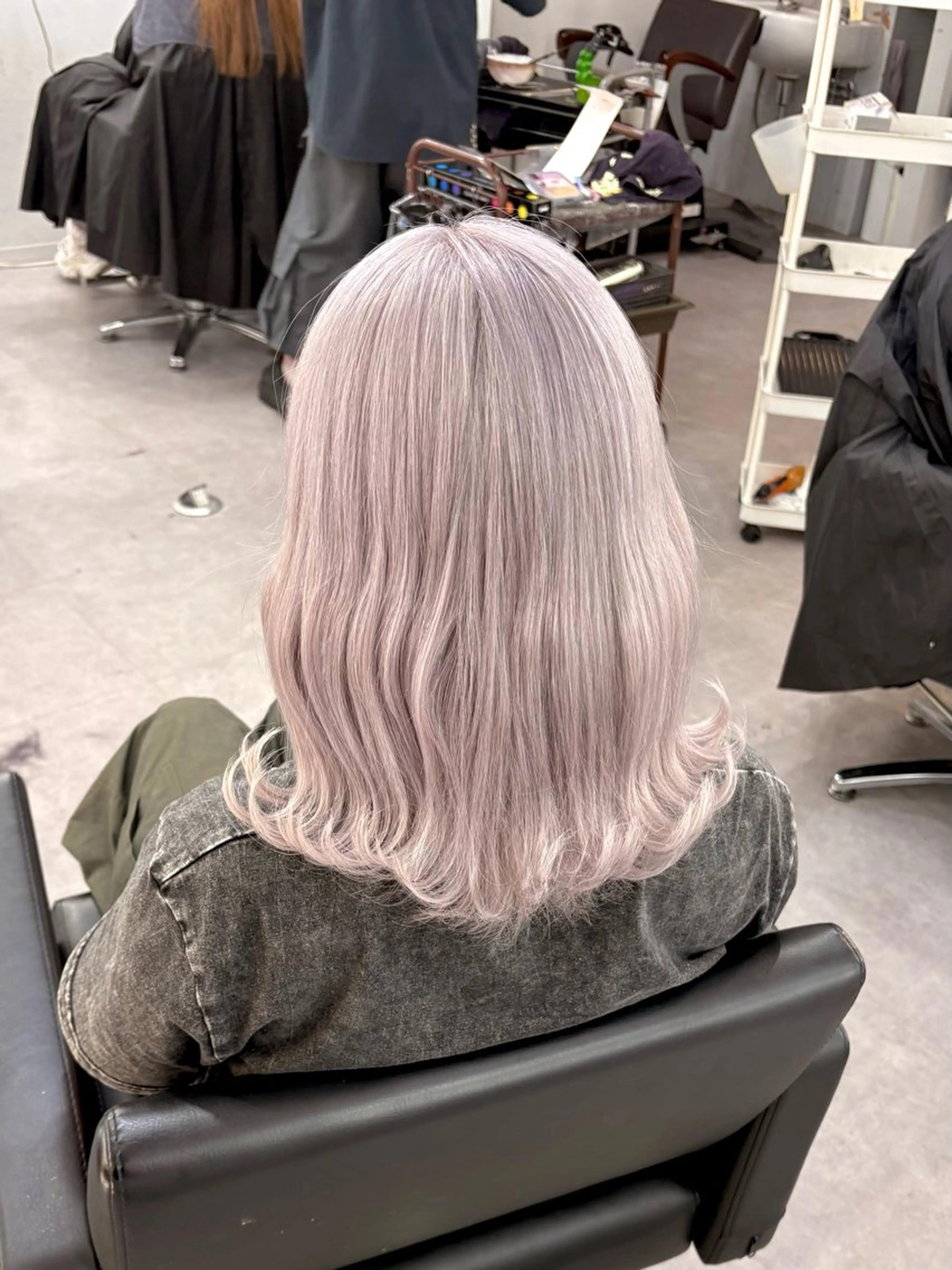 ミディアム カラー ヘアカラー 大阪ケアブリーチ/ ミルクティーベージュのヘアスタイル