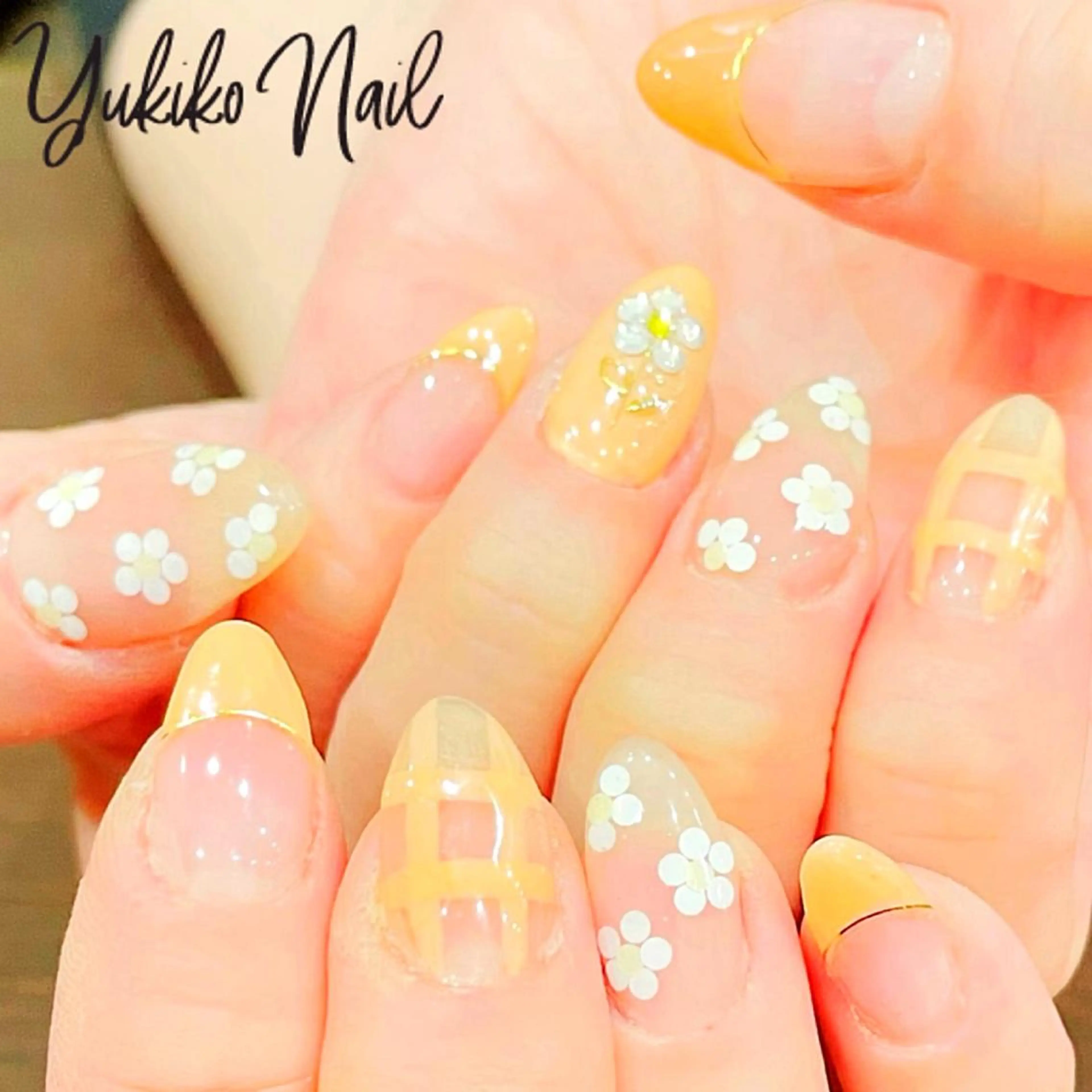 ネイル クリアネイル フラワーネイル オレンジ 春ネイル ハンドネイル ユキコ ネイルのネイルデザイン