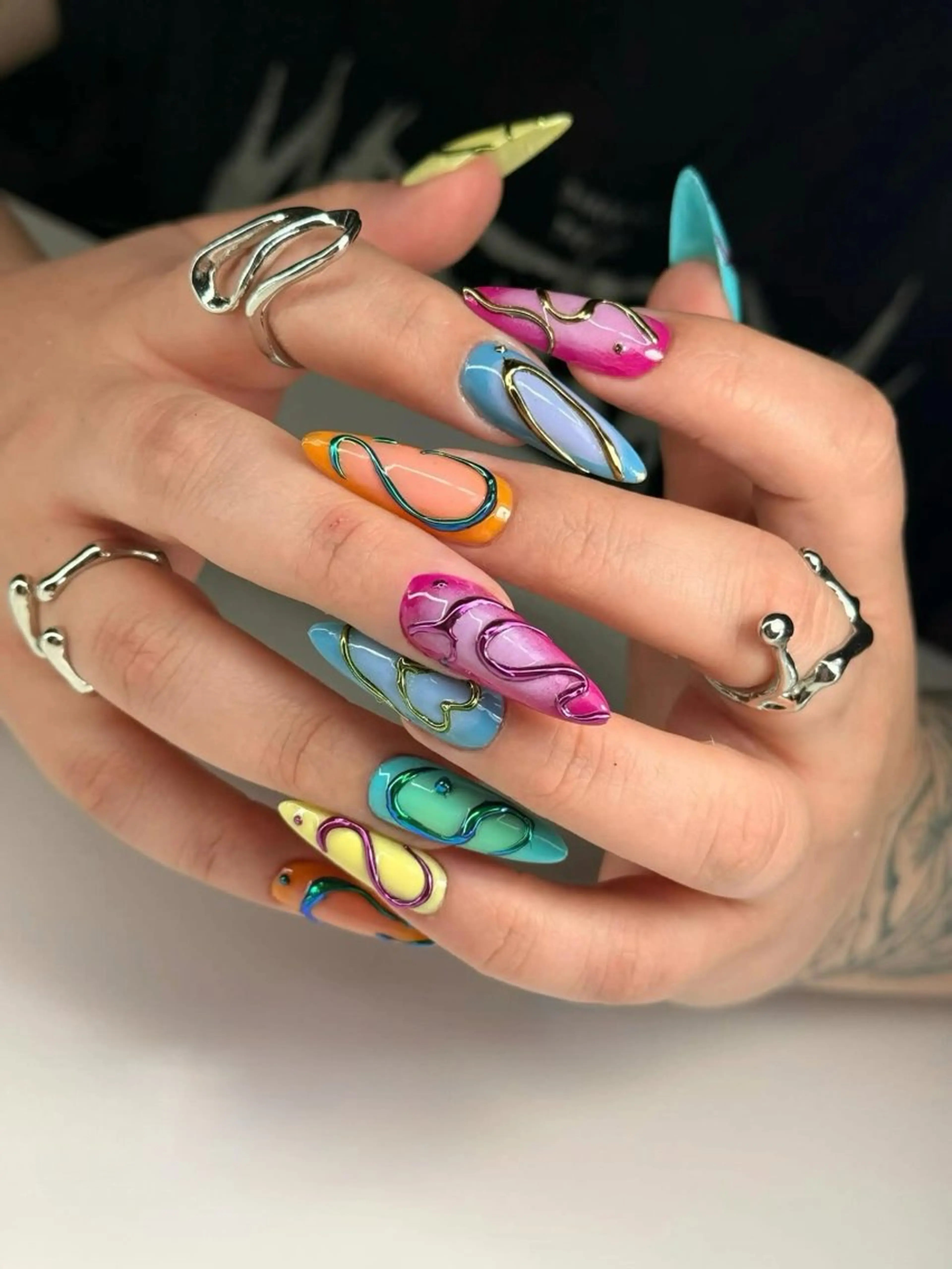 ネイル チークネイル フレンチネイル グラデーション 韓国ネイル マグネットネイル ハンドネイル JIN 168 新大久保のネイルデザイン