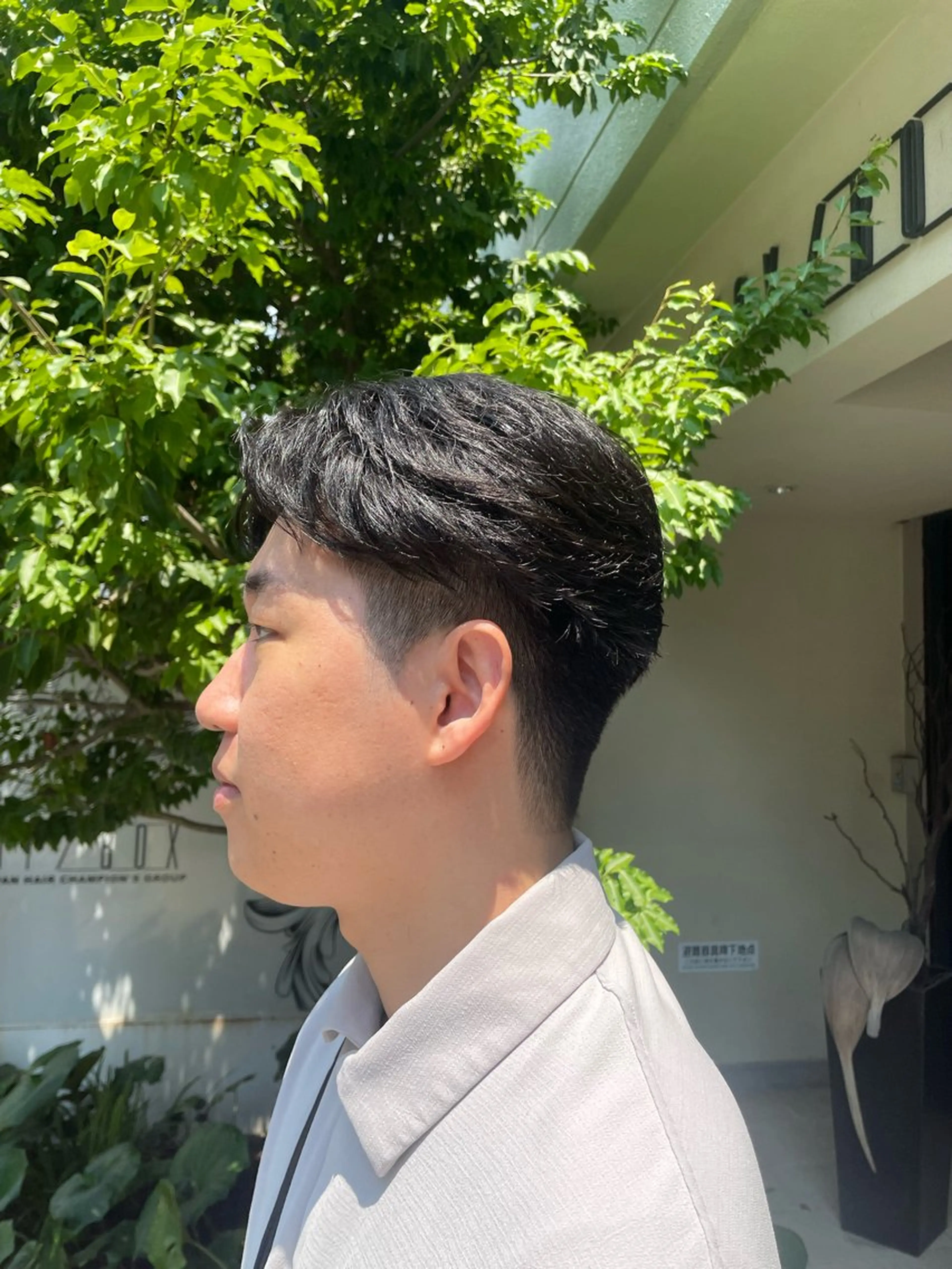 ショート 岡本 佳久のヘアスタイル