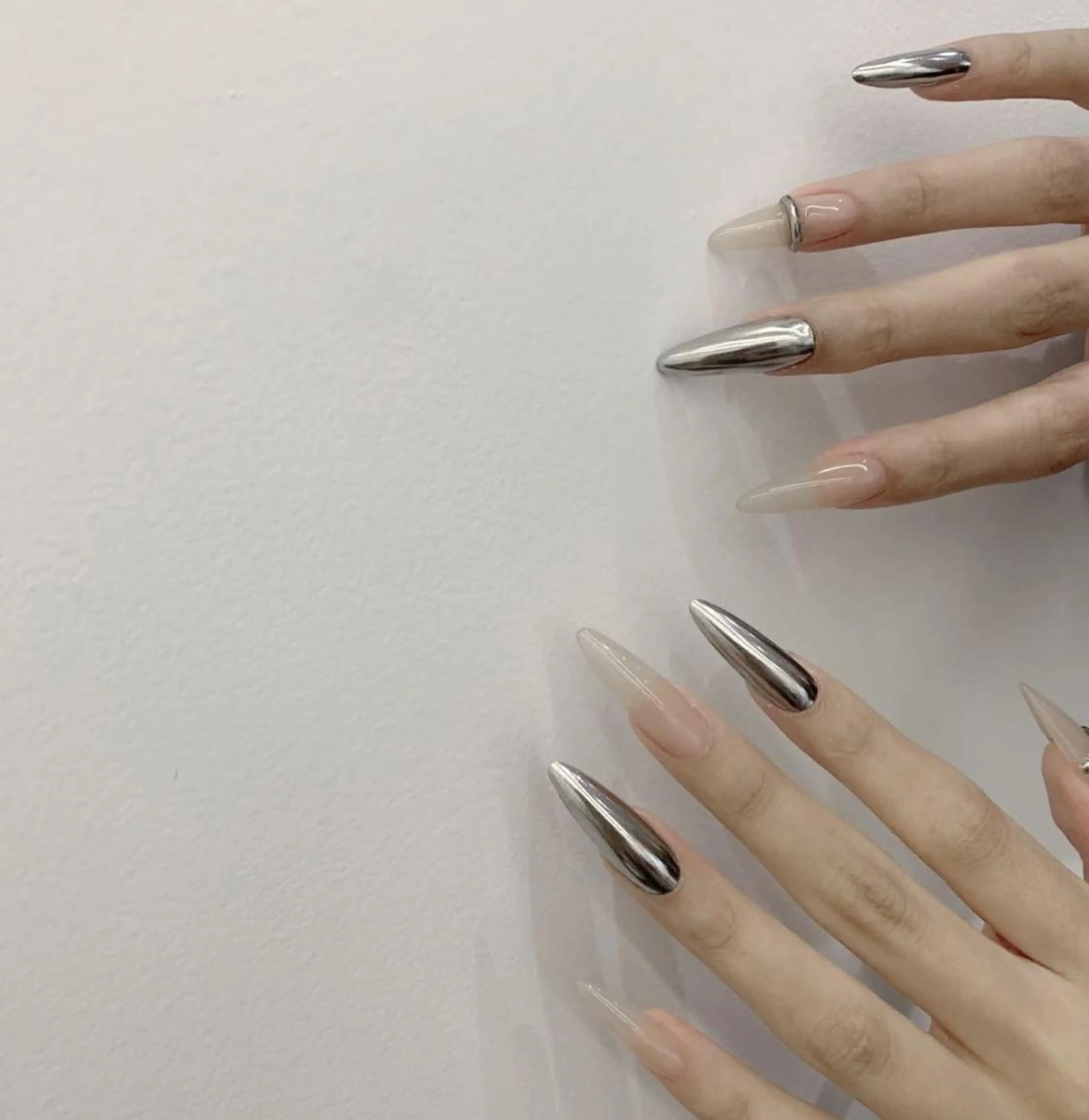 ネイル アートネイル 長さ出し ネイルチップ Queens マオのネイルデザイン