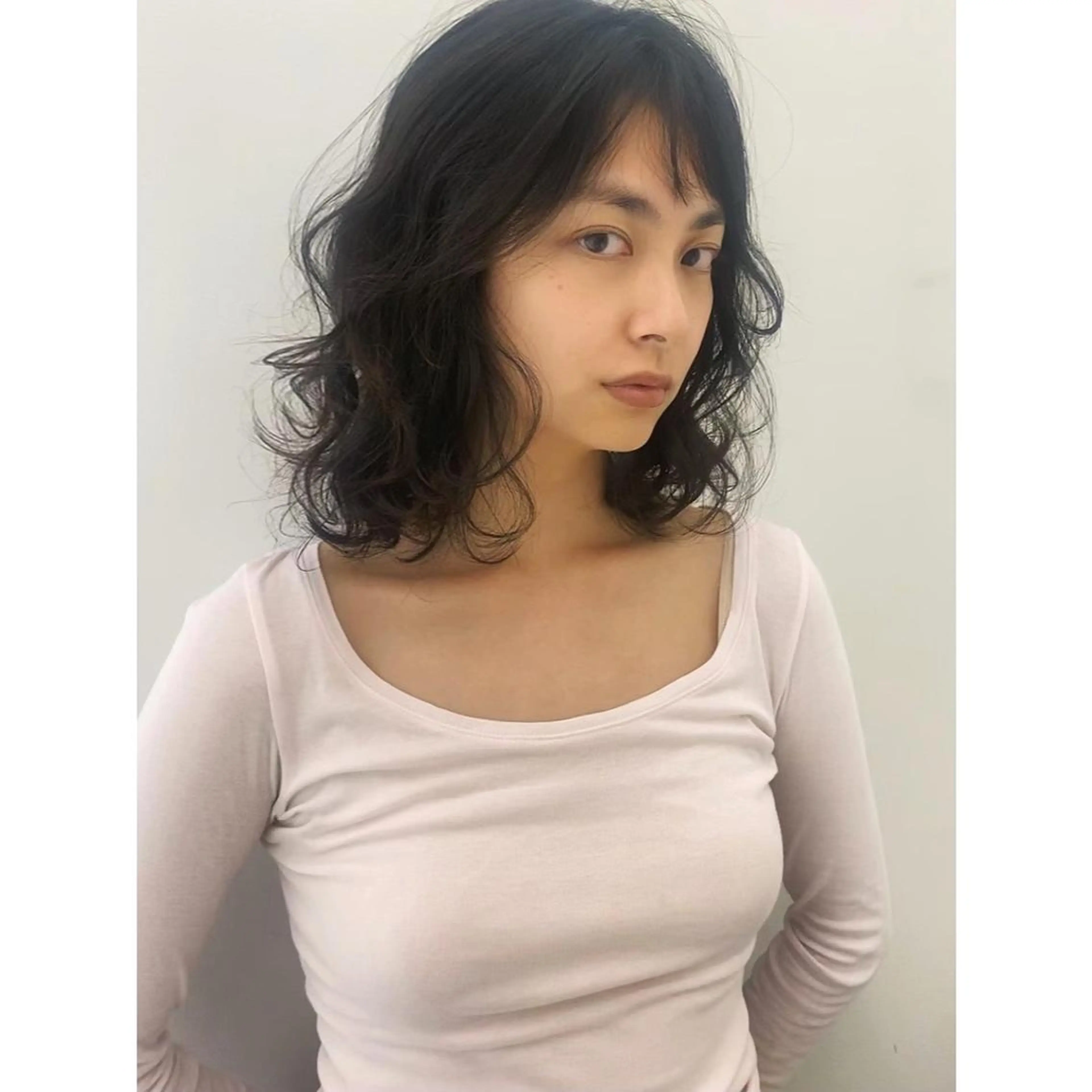 ミディアム カラー パーマ ミディアムパーマ 透明感カラー 大石 沙季のヘアスタイル