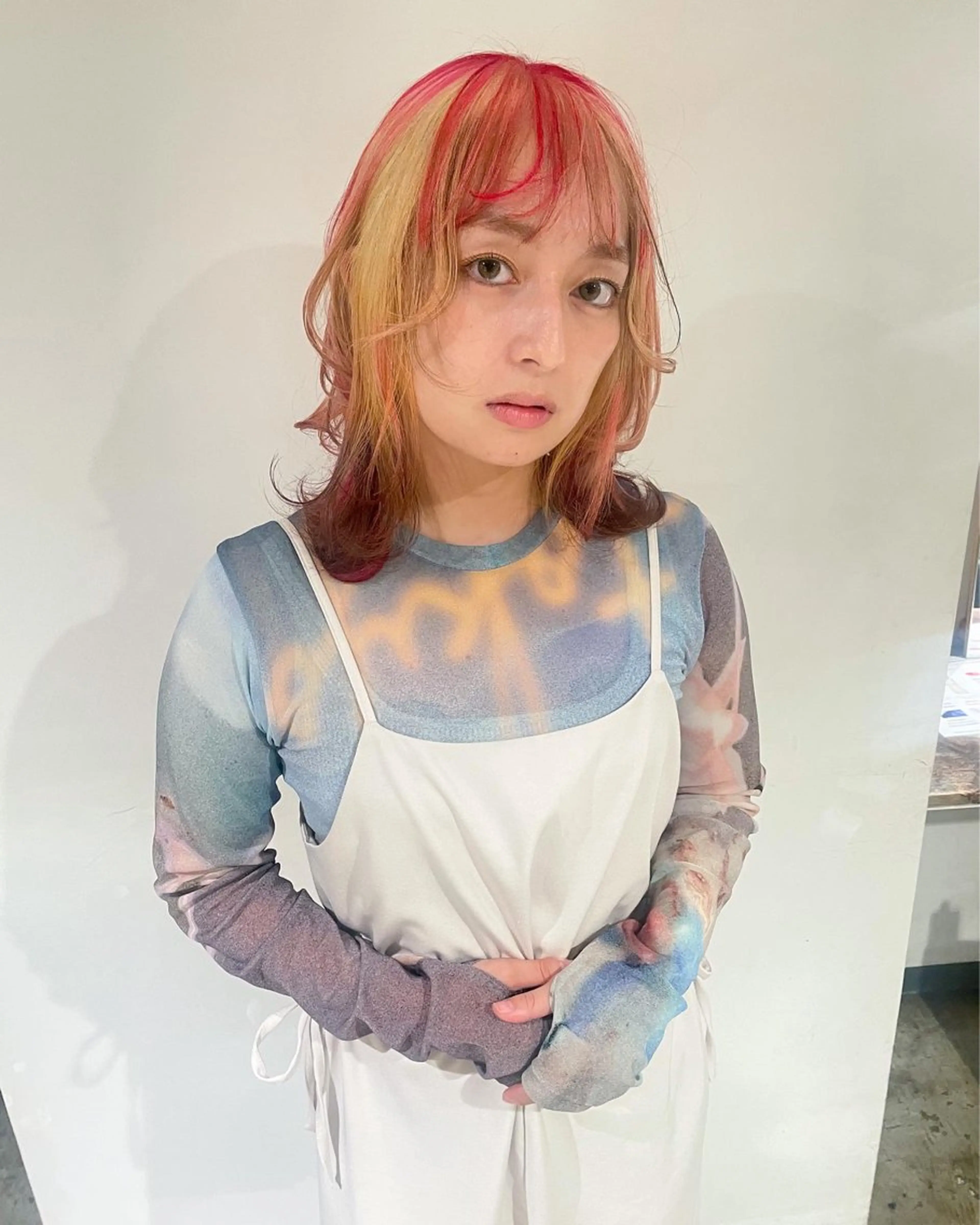 ミディアム カラー デザインカラー ヘアカラー トリートメント ハイトーン/レイヤー /ケアブリーチ石川治のヘアスタイル