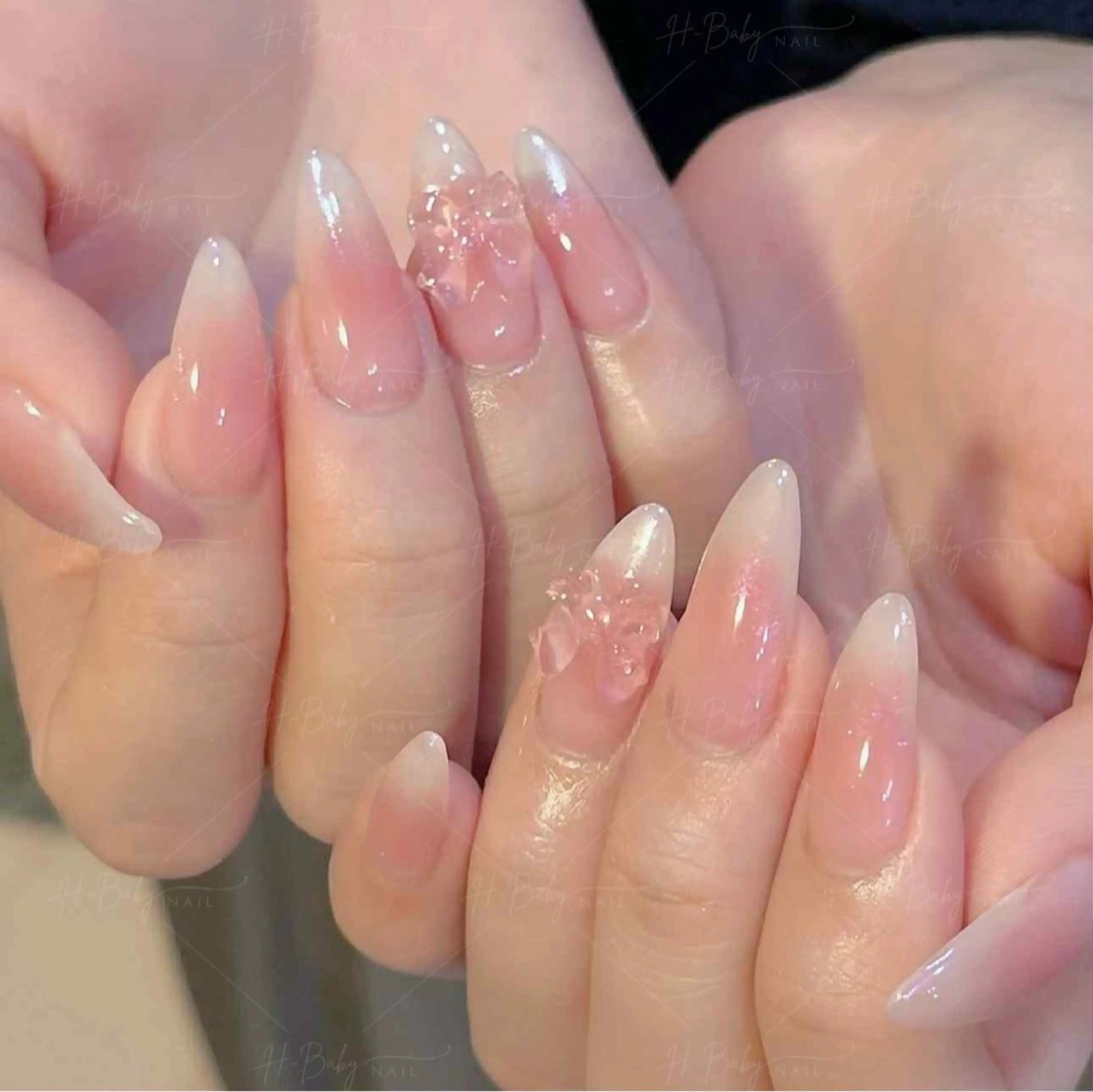 ネイル フレンチネイル ジェルネイル ガラスフレンチ ハロウィン ハート ハンドネイル H.baby Nail Salonのネイルデザイン