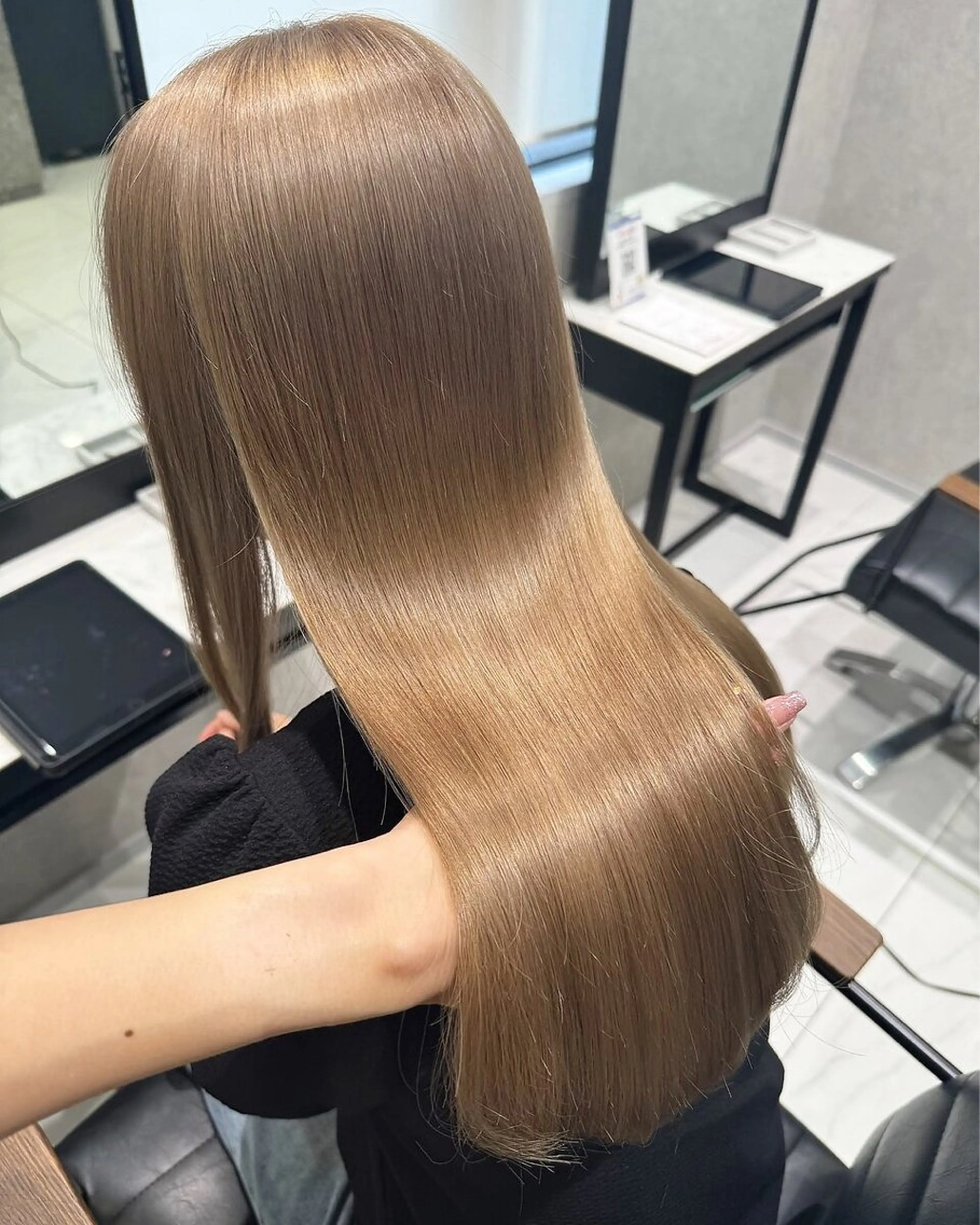 カラー はなび/マツエク /暖色/ブリーチのヘアスタイル