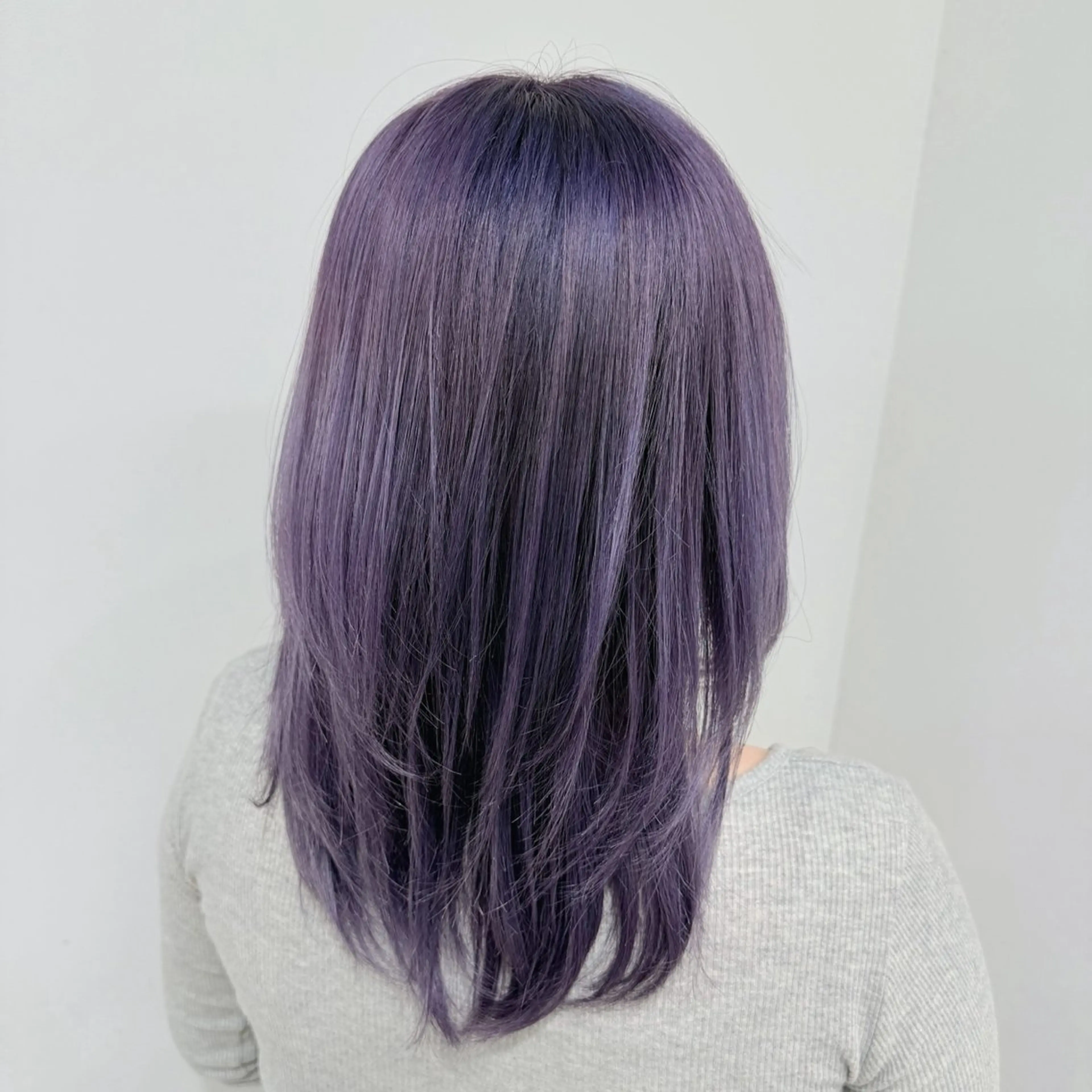 ミディアム カラー ベージュカラー ブロンド 透明感カラー ラベンダーカラー ラベンダーグレー 古沢 みづきのヘアスタイル