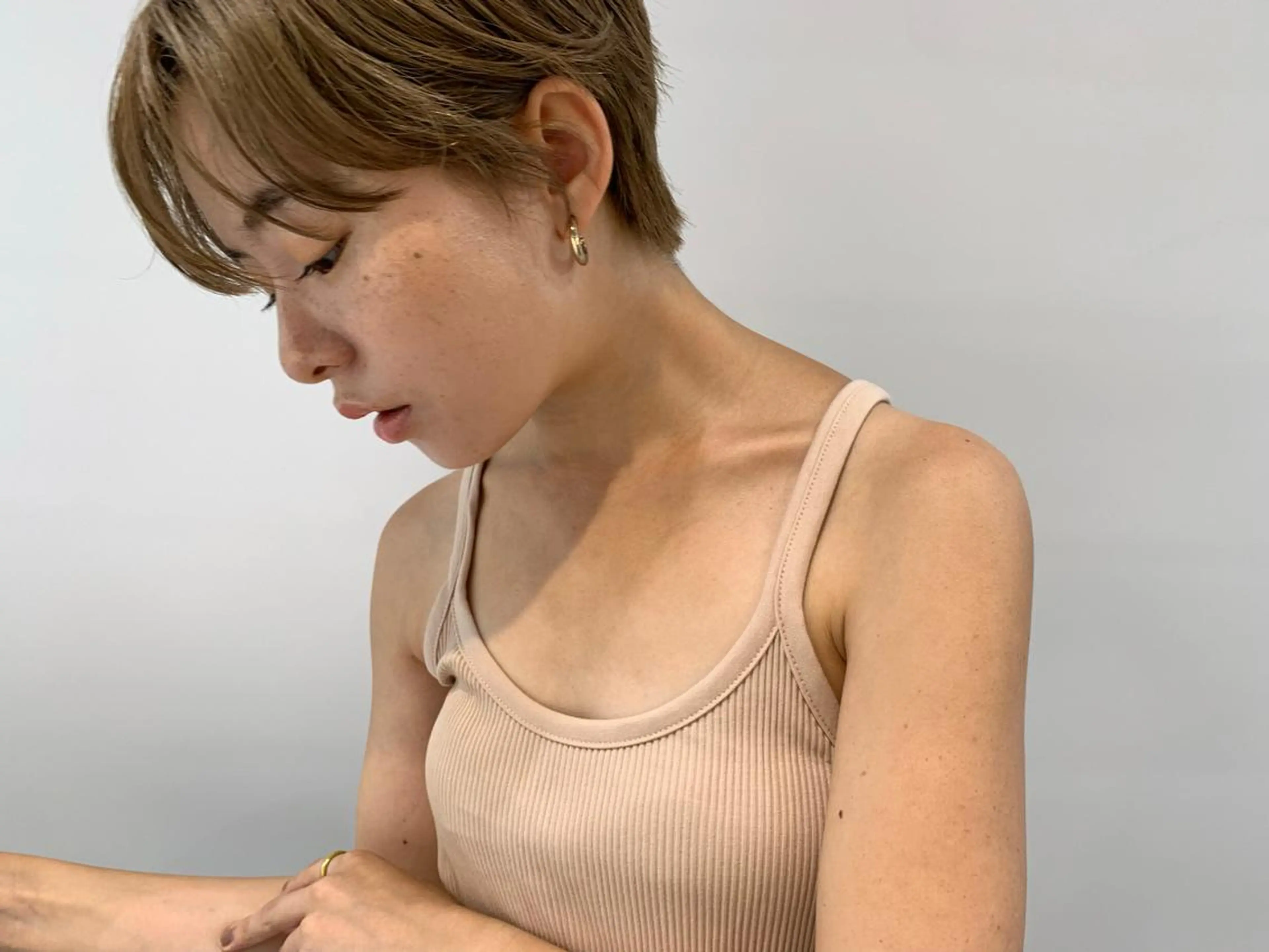 ショート ショートヘア ヒロミ/アレンジ/ アンニュイ/透け感のヘアスタイル