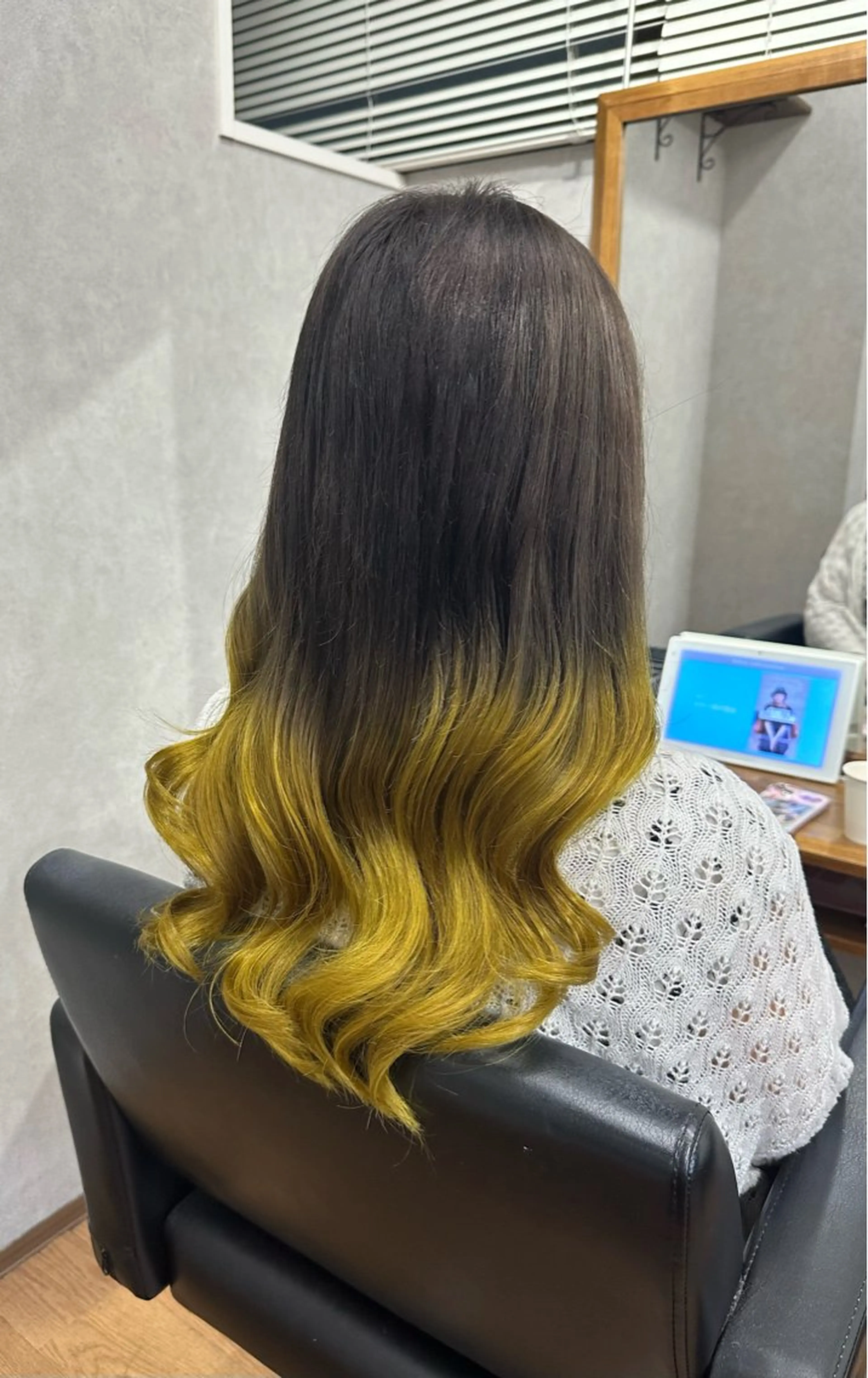 ロング ヘアカラー ✂️秋葉原 🤍YURI🤍のヘアスタイル