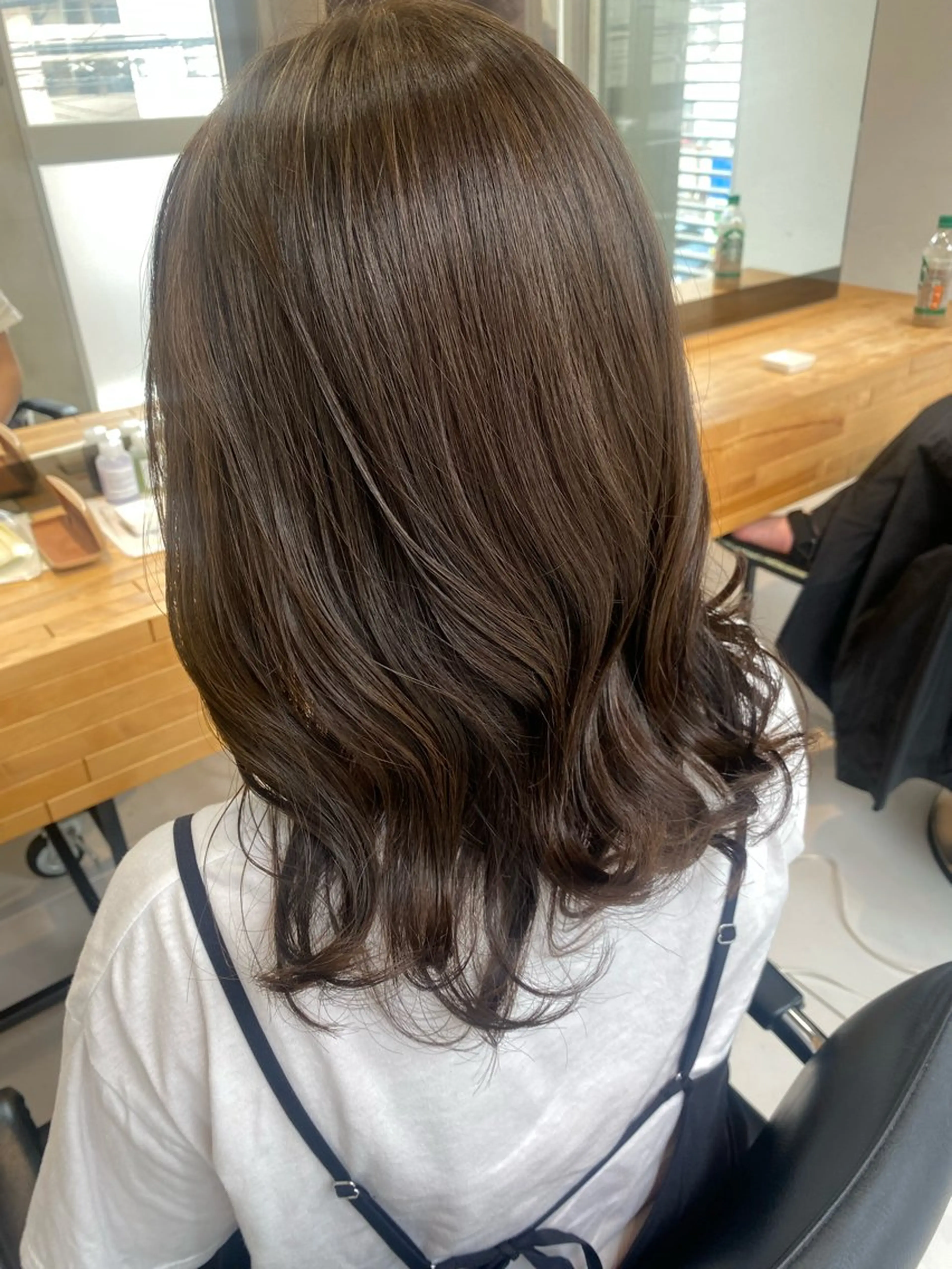 セミロング カラー 透明感カラー ダブルカラー ハイライトカラー イルミナカラー インナーカラー misa🫧ナチュラ ル縮毛矯正/髪質改善のヘアスタイル