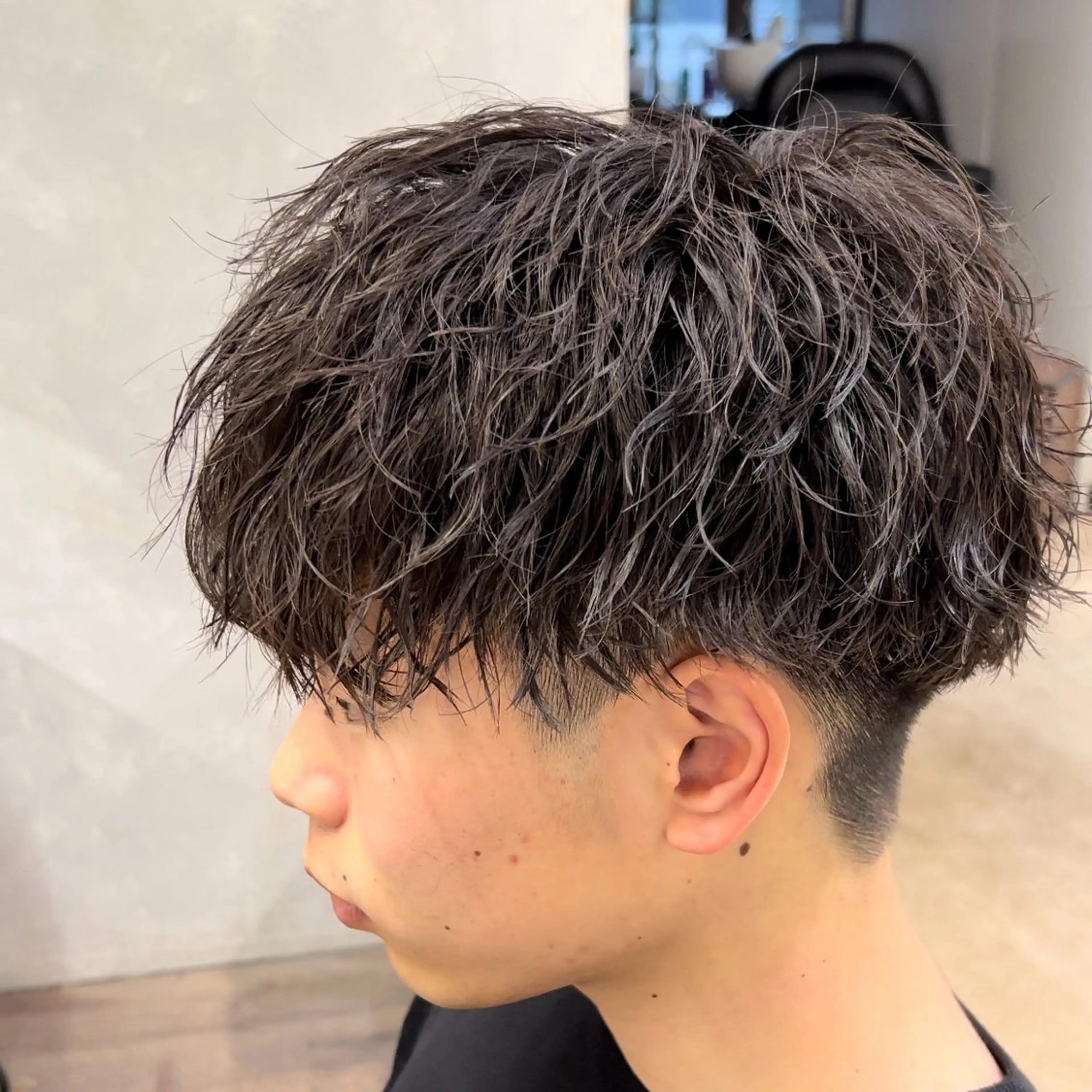 ショート パーマ メンズ マッシュ メンズパーマ ツイストスパイラルパーマ トリートメント スパイラルパーマ runsuns所属・稲村侑斗朝セット1分 メンズパーマのヘアスタイル