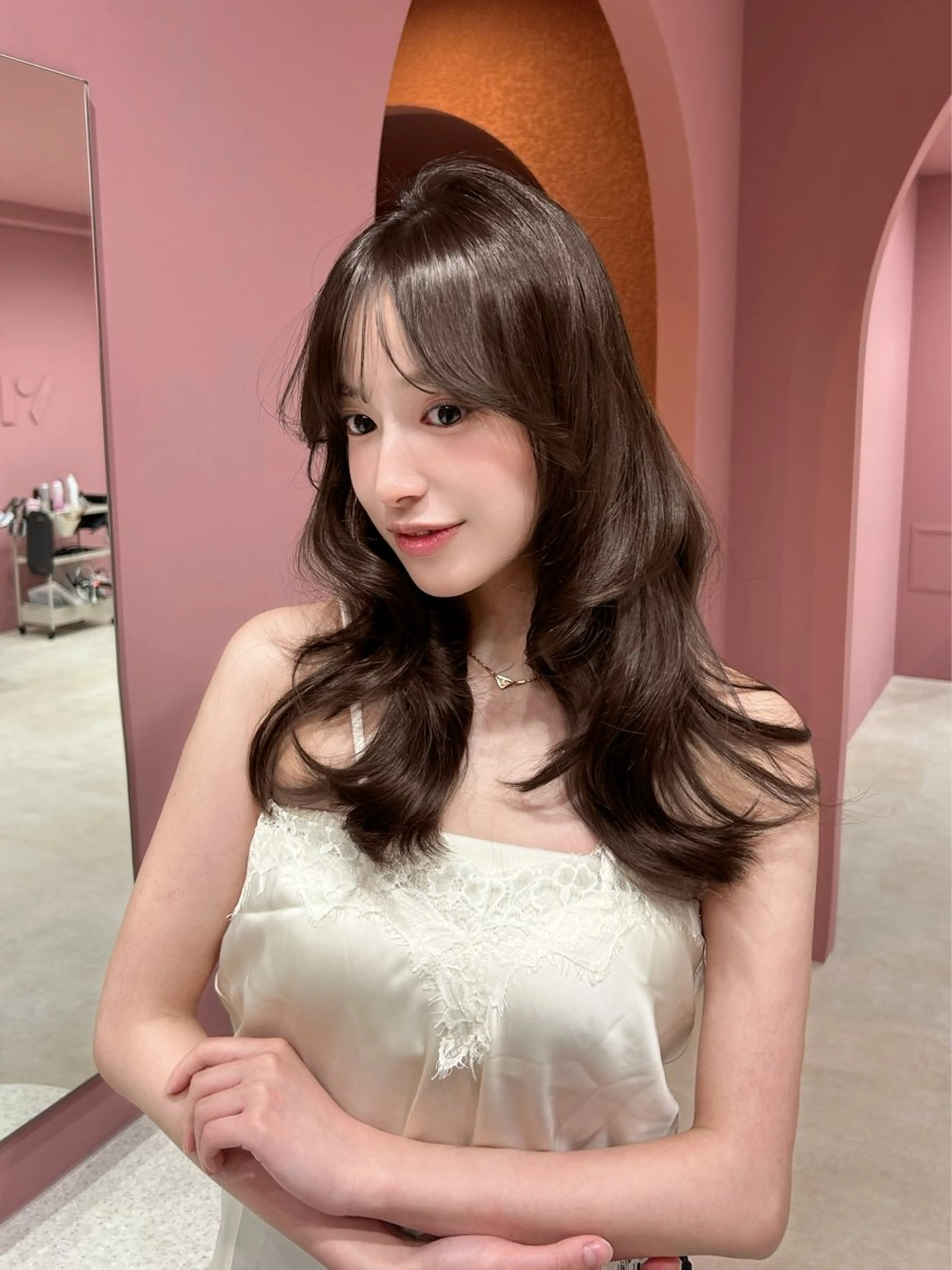 セミロング くびれヘア 髪質改善 韓国風ヘア くびれレイヤー レイヤーカット ヘアカラー 透明感カラー♡ 原宿美容室￤Rinaのヘアスタイル