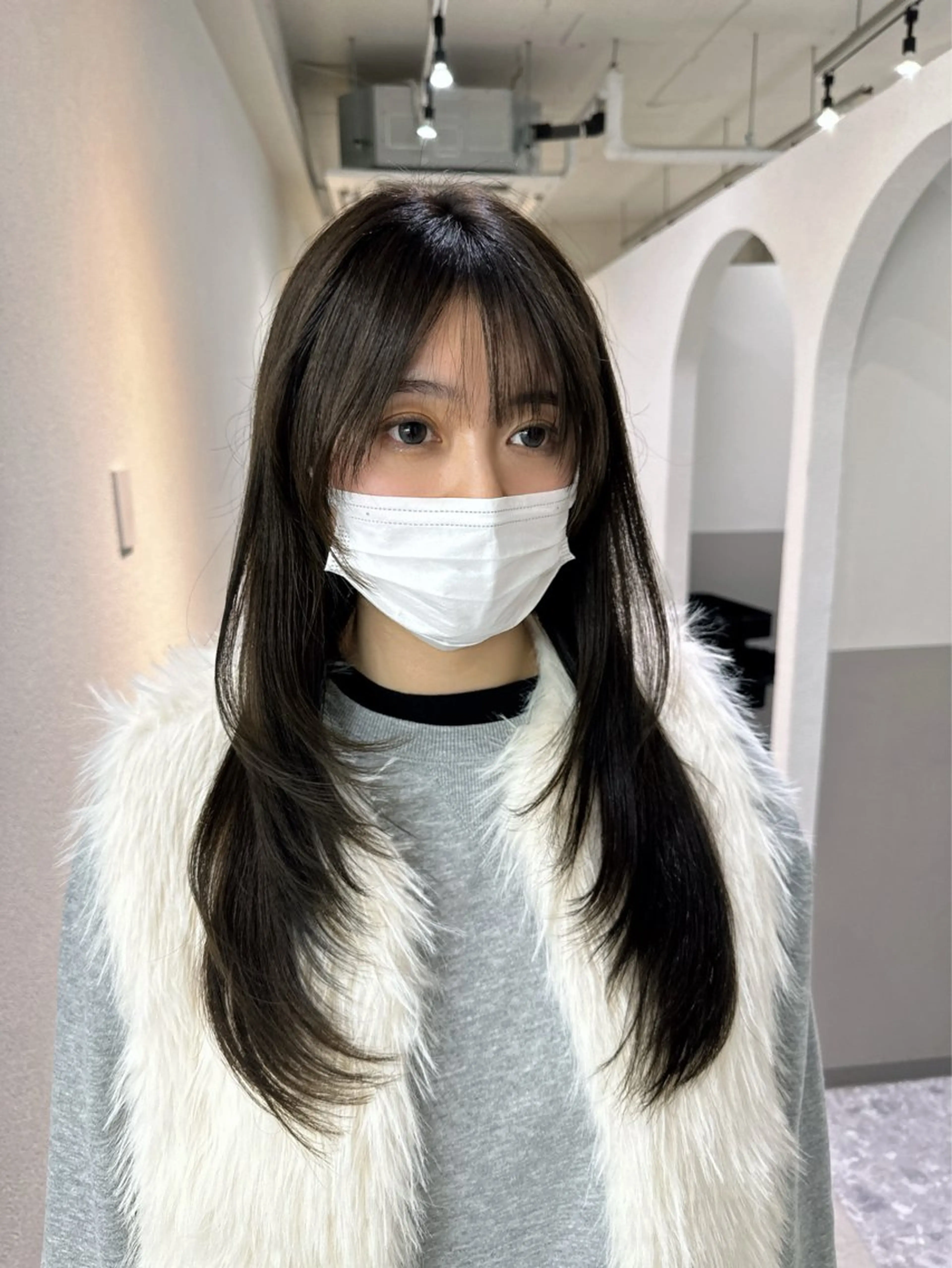 ロング 韓国レイヤー透明感 カラーヨウスケのヘアスタイル