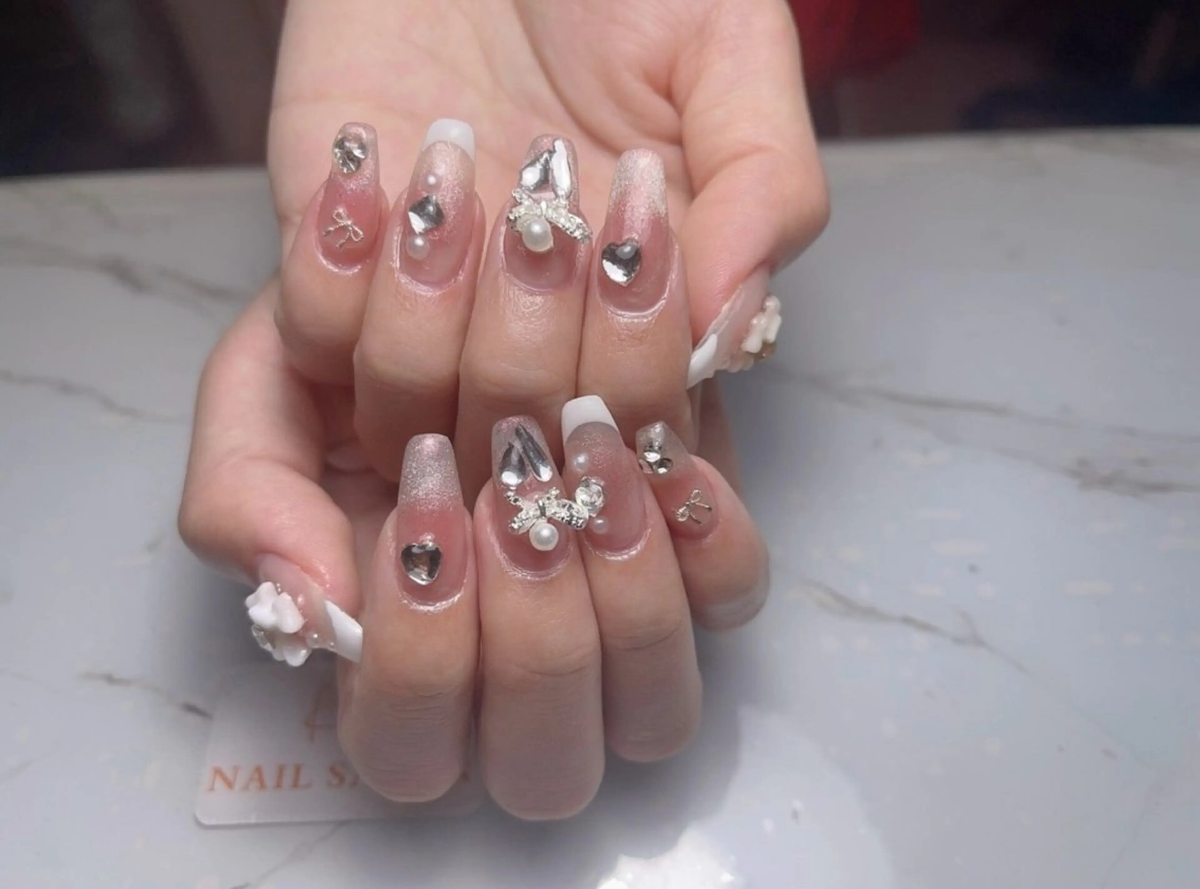 ネイル チークネイル フレンチネイル ジェルネイル グラデーション 韓国ネイル ハンドネイル 清水 ユナのネイルデザイン