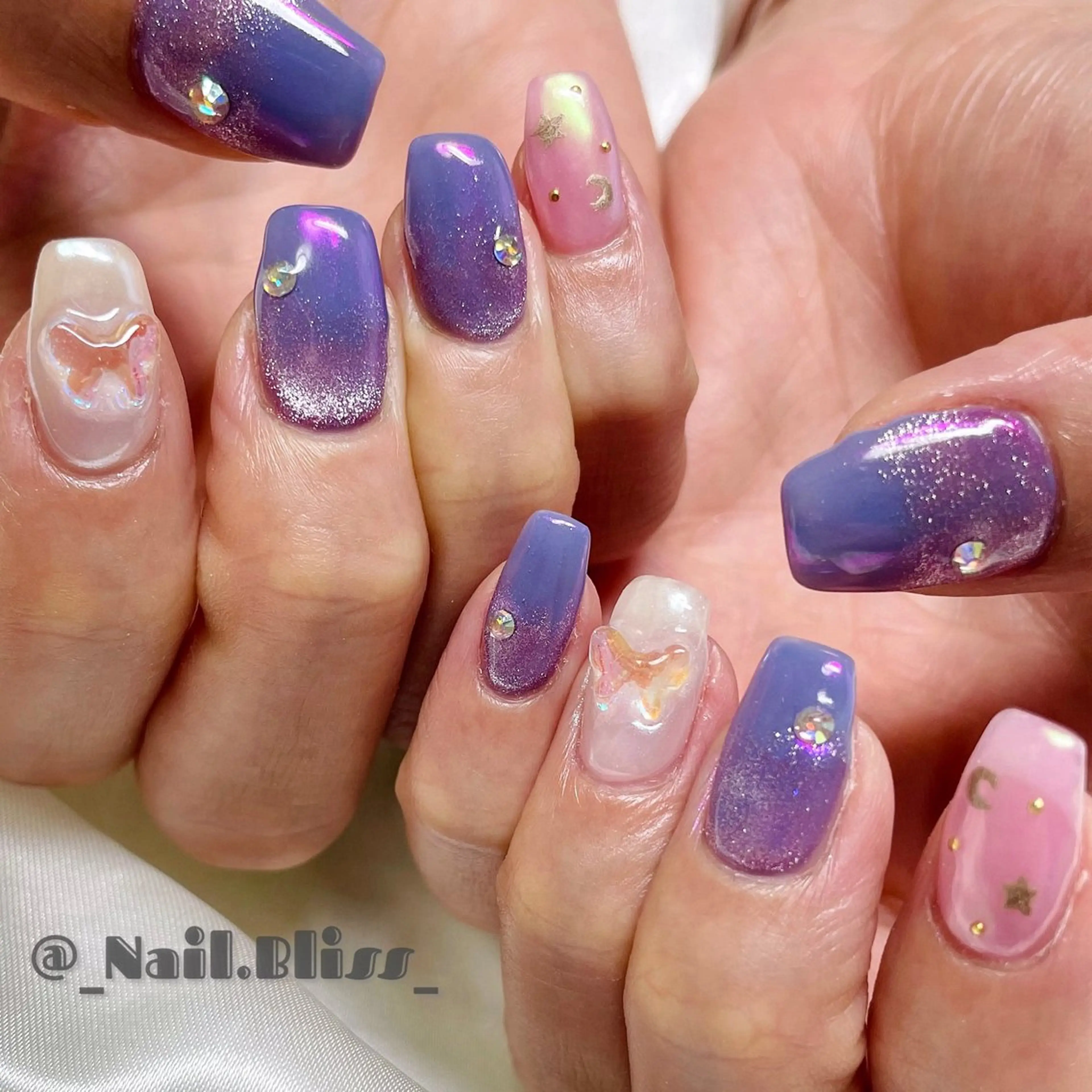 ネイル オーロラネイル マグネットネイル 持ち込み ハンドネイル NAIL BLISSのネイルデザイン