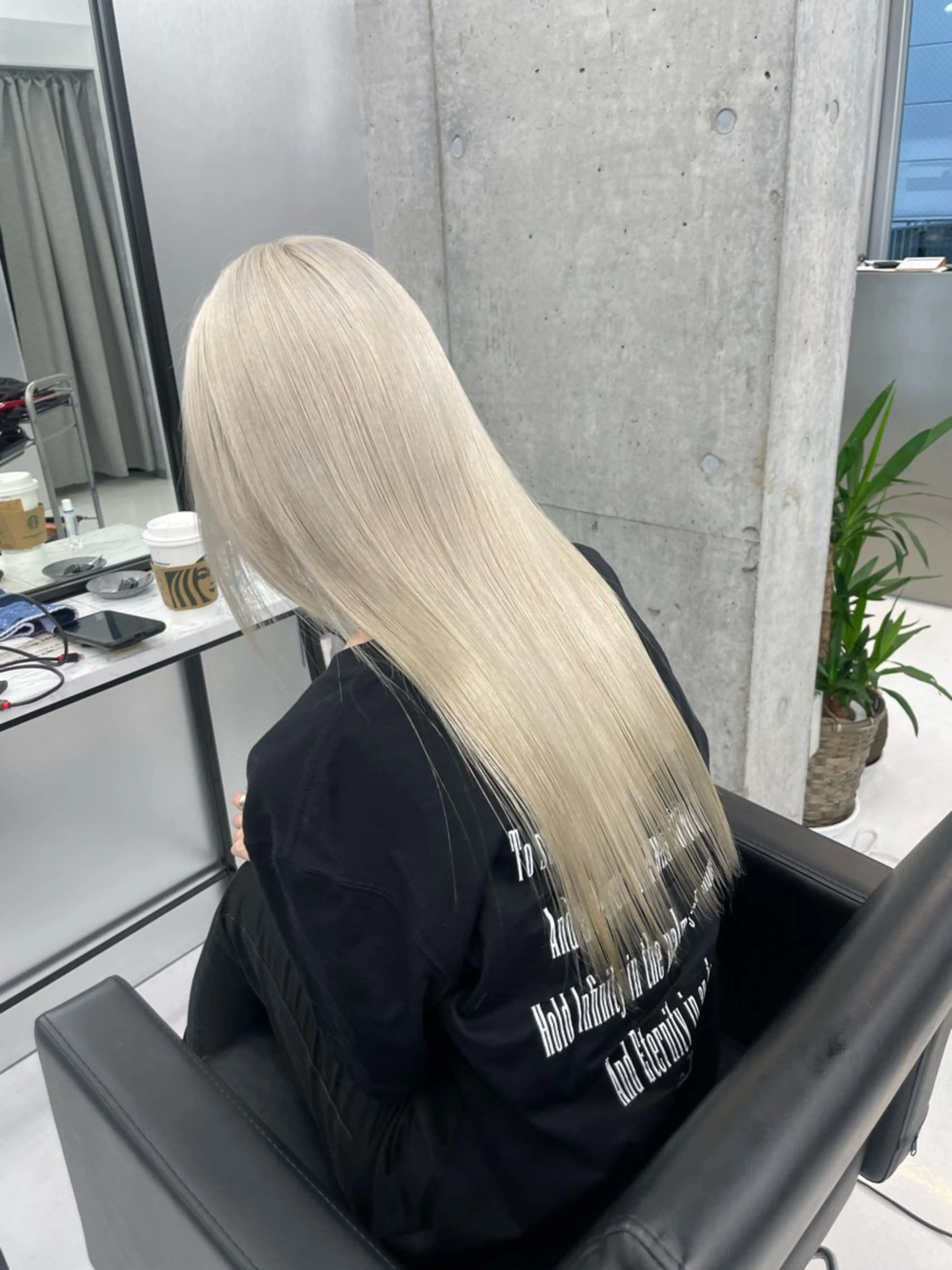 ロング カラー ブロンド シルバー ヘアカラー 似合わせカラー✞✟ ayumi🐈‍⬛のヘアスタイル