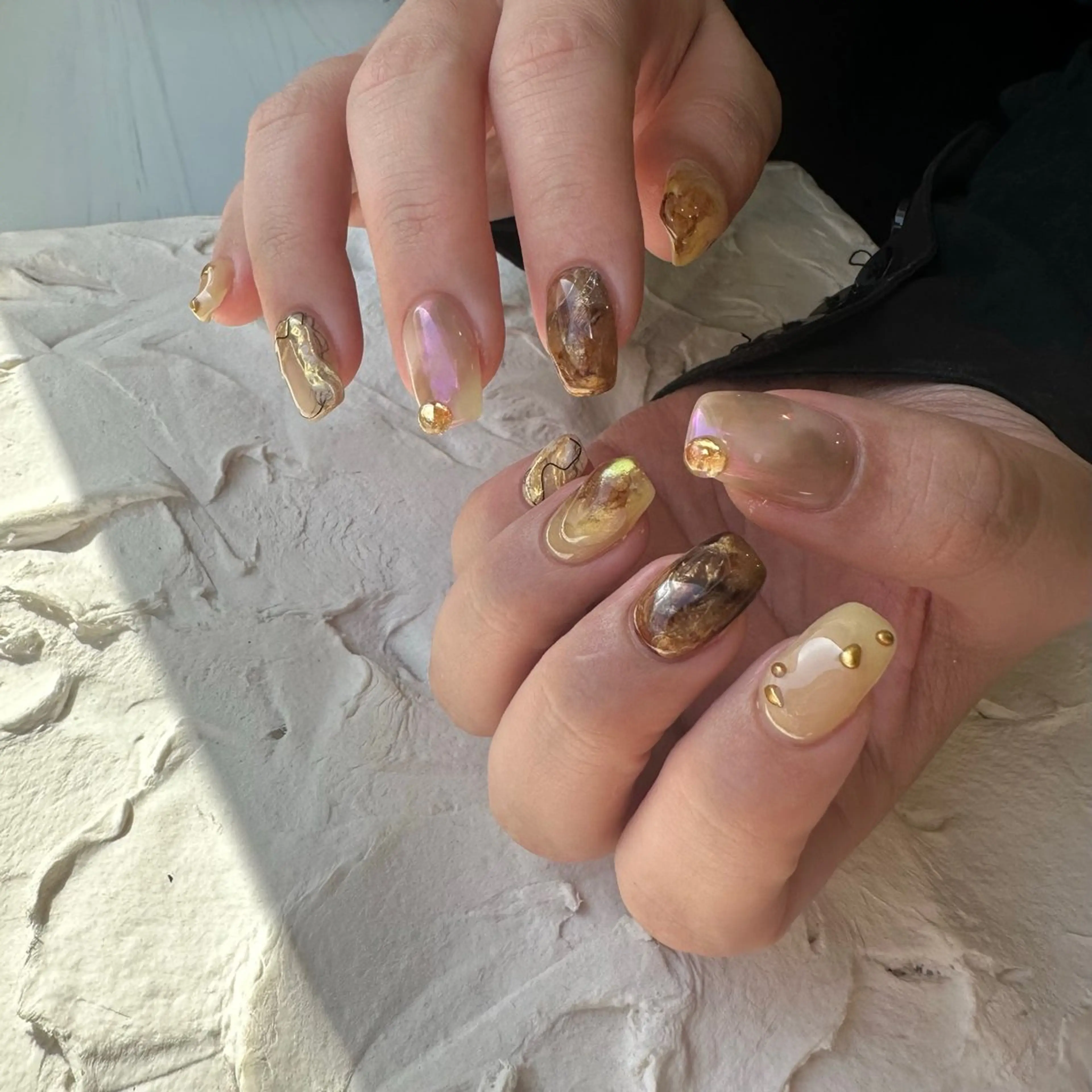 ネイル マグネットネイル ニュアンスネイル ハンドネイル Natsuko 🪼のネイルデザイン