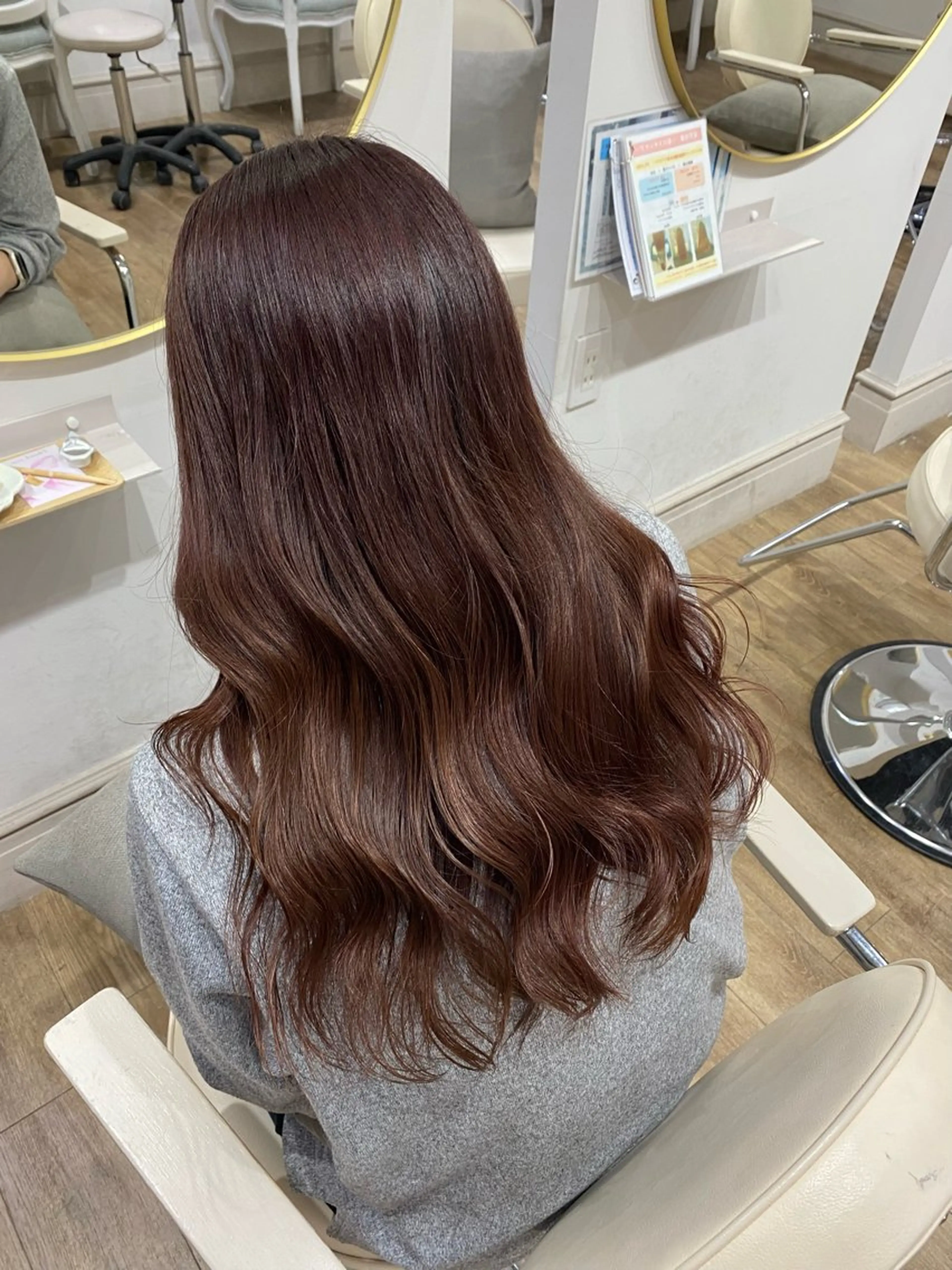 ロング ピンクブラウン ヘアカラー トリートメント mio♡ベージュ特化 🎀透明感カラーのヘアスタイル