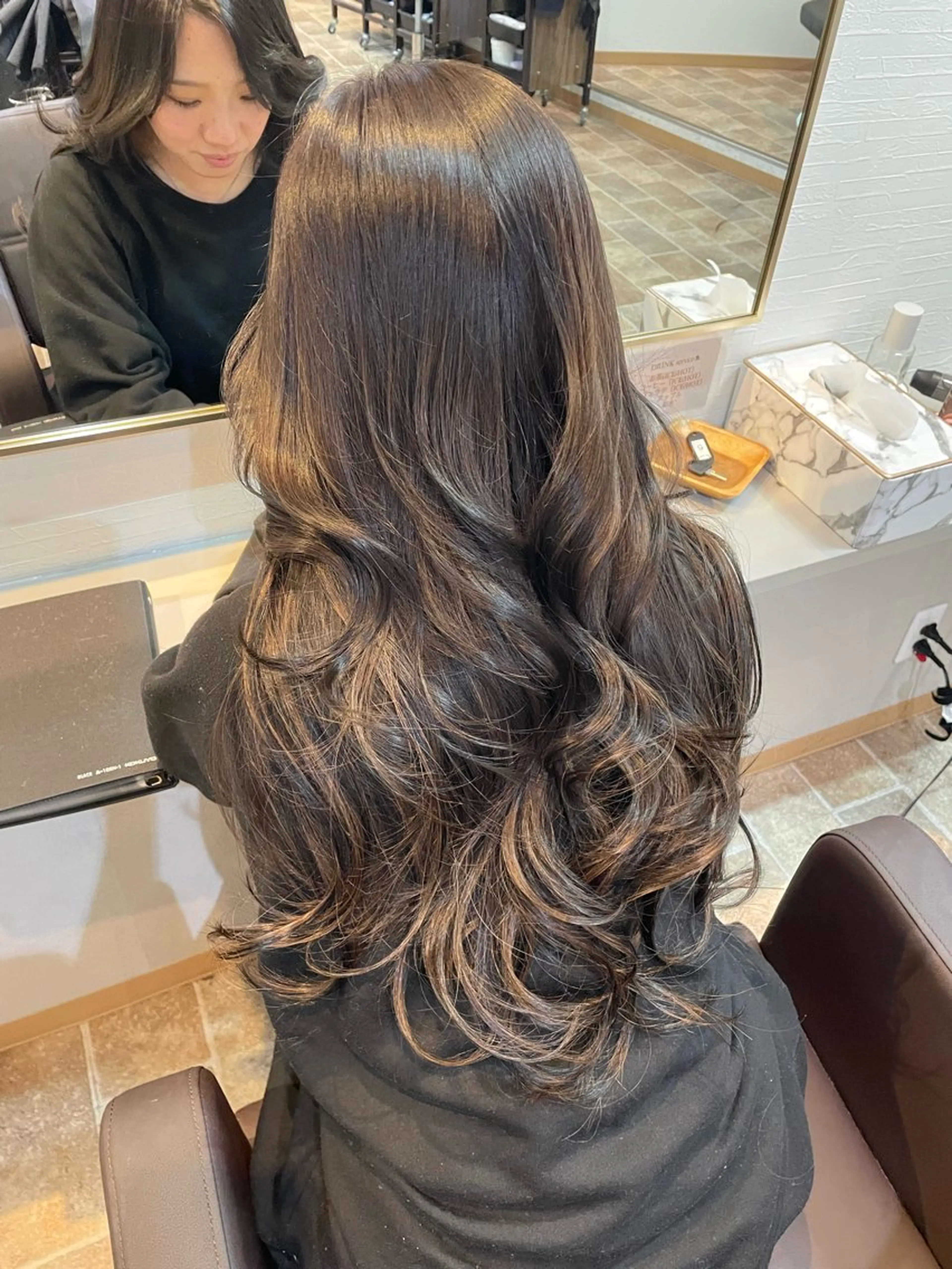 ロング カラー ダークグレー ダークグレージュ グレージュ カット ヘアカラー Ammi hair所属・YUI/ ブリーチカラー🌷のヘアスタイル