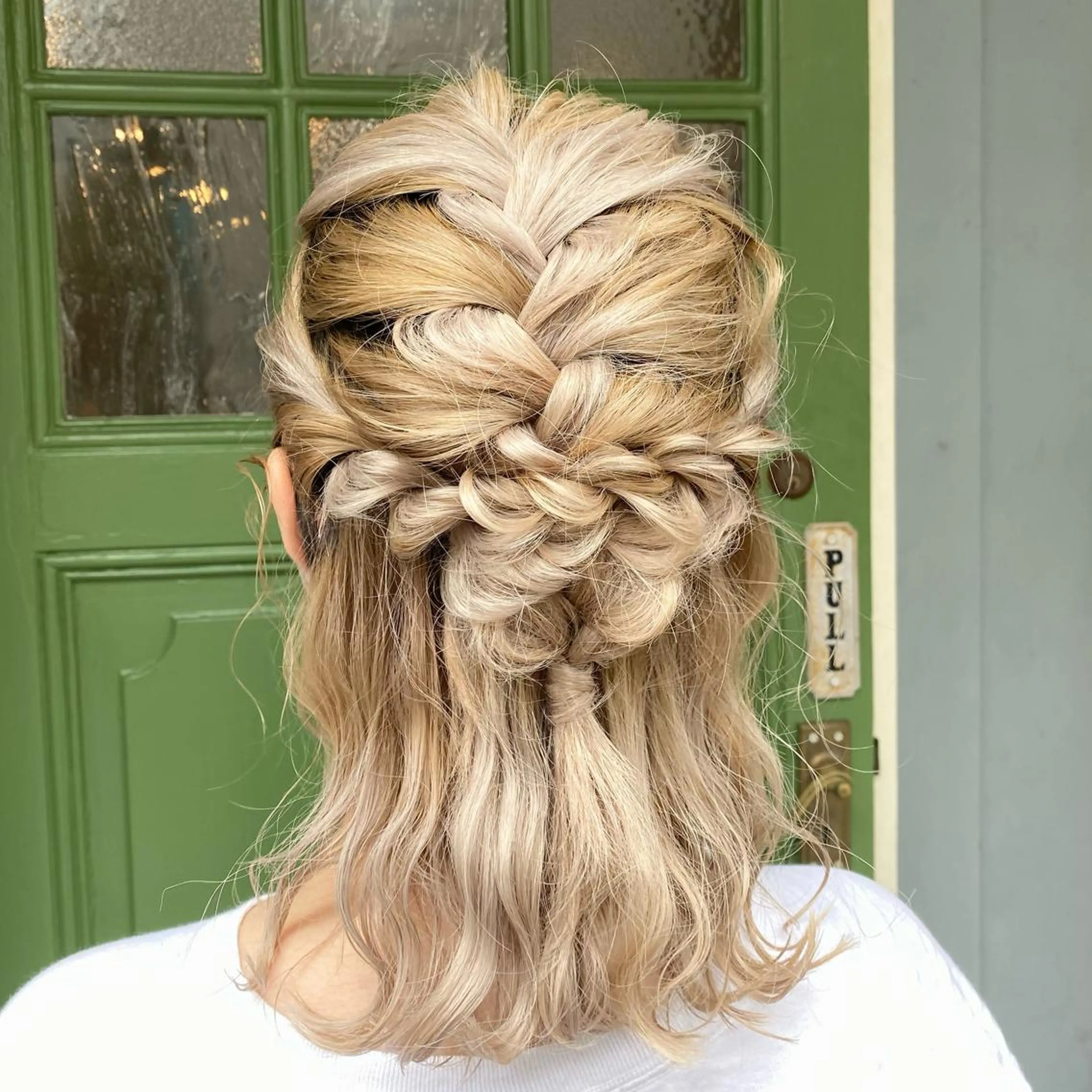 ミディアム ヘアアレンジ 結婚式・ブライダル デート 卒業式のヘアスタイル ヘアセット BRITS 渡辺 菜々子のヘアスタイル