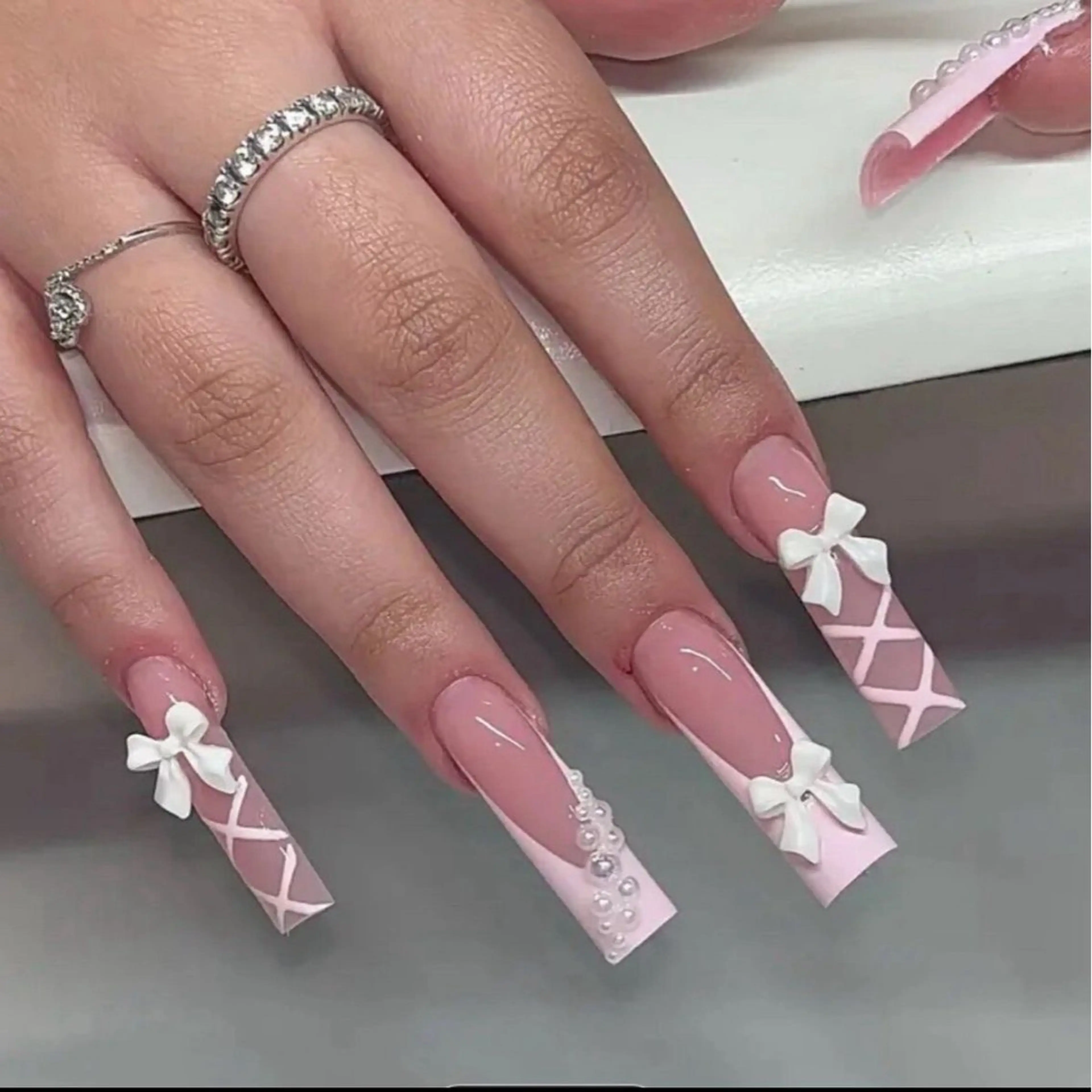 ネイル アートネイル 長さ出し ジェルネイル マグネットネイル ニュアンスネイル Cloudy Chan Nailのネイルデザイン