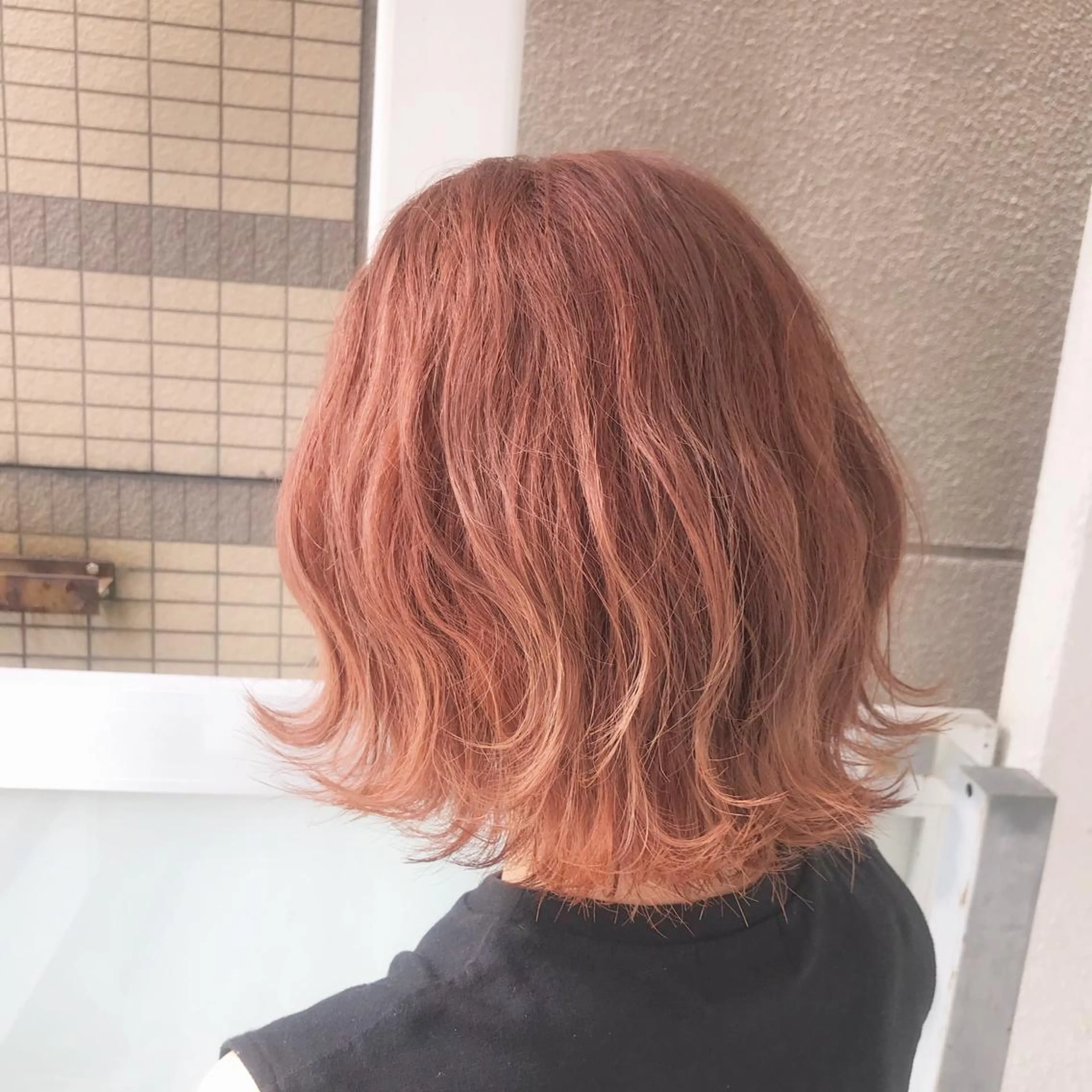ミディアム カラー オレンジ 岩谷/ブリーチ 🪽透明感カラーのヘアスタイル