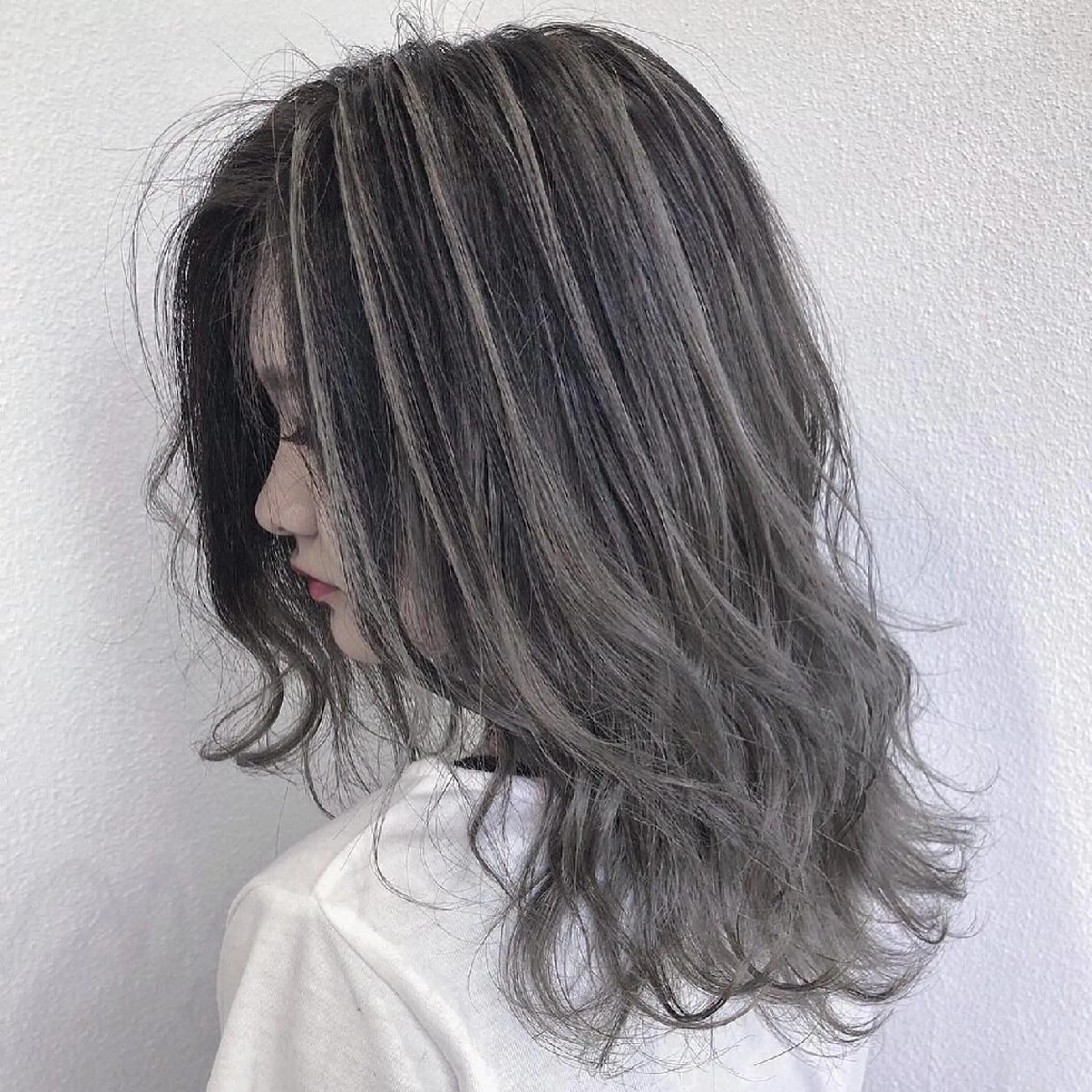 ミディアム カラー ヘアアレンジ 透明感/レイヤー 🇰🇷tomonaのヘアスタイル