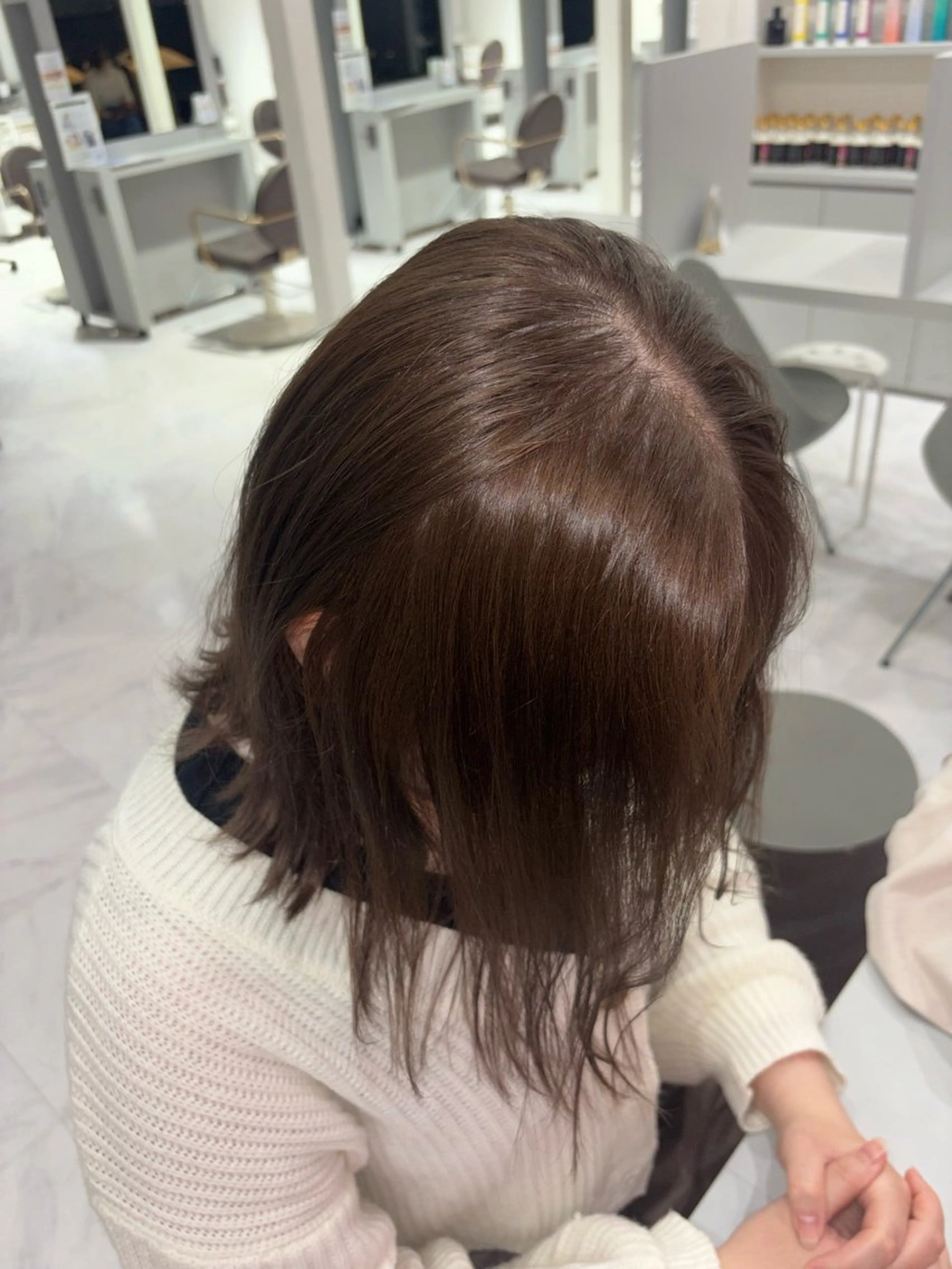 カラー 大岡 芽依のヘアスタイル
