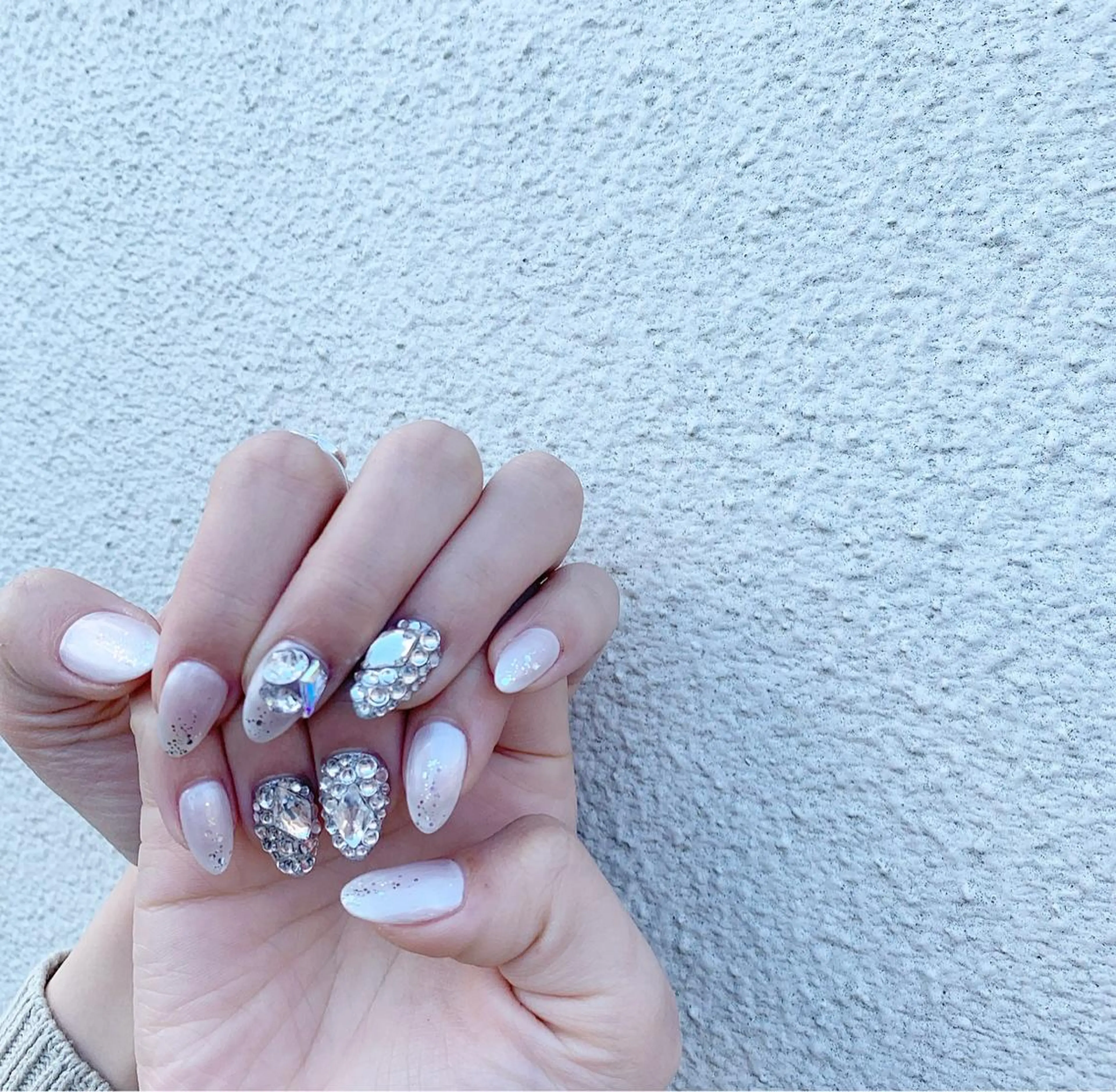 ネイル キラキラネイル 佐藤 穂乃香のネイルデザイン