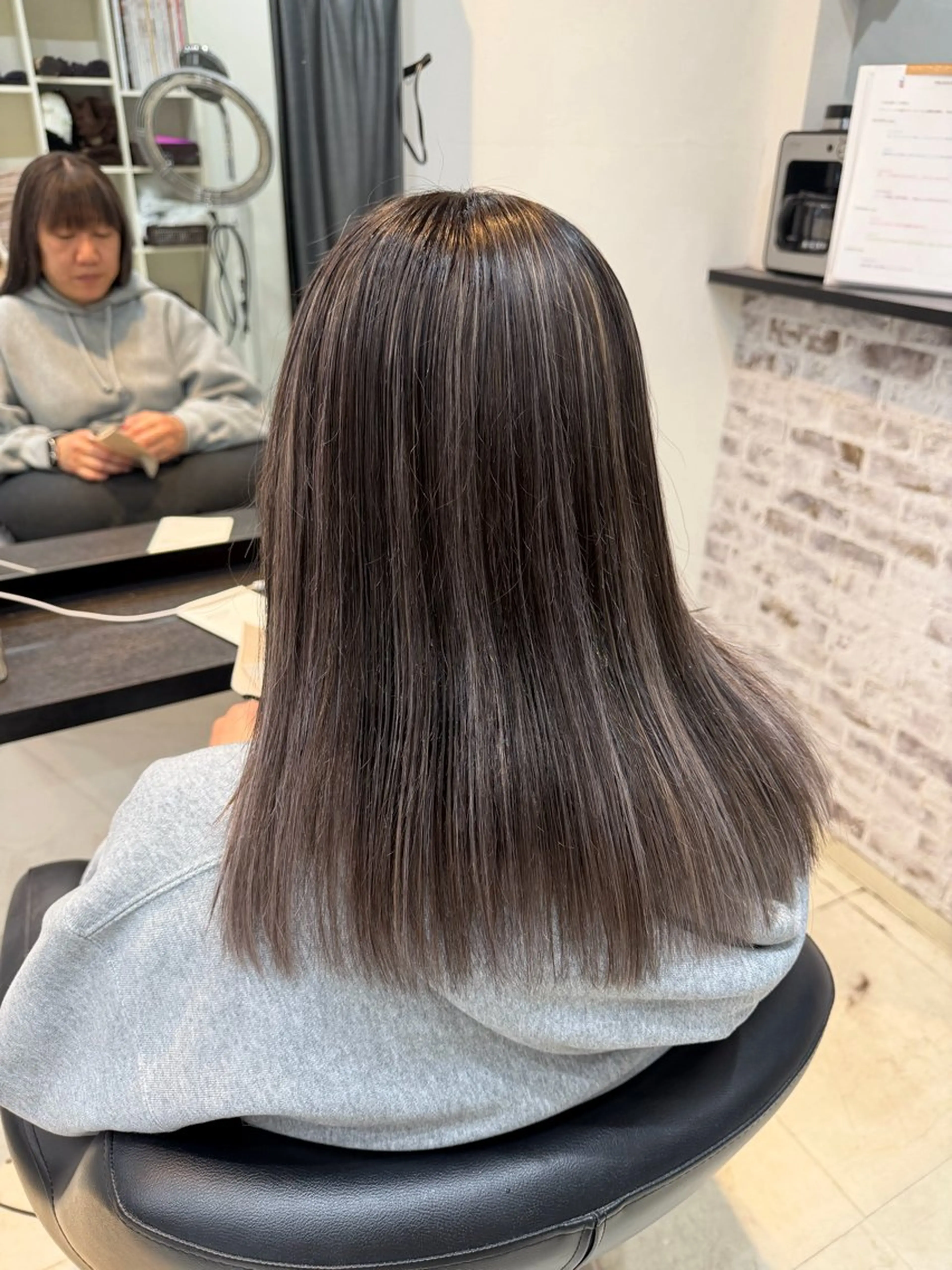 セミロング ハイライト yuuka charmのヘアスタイル