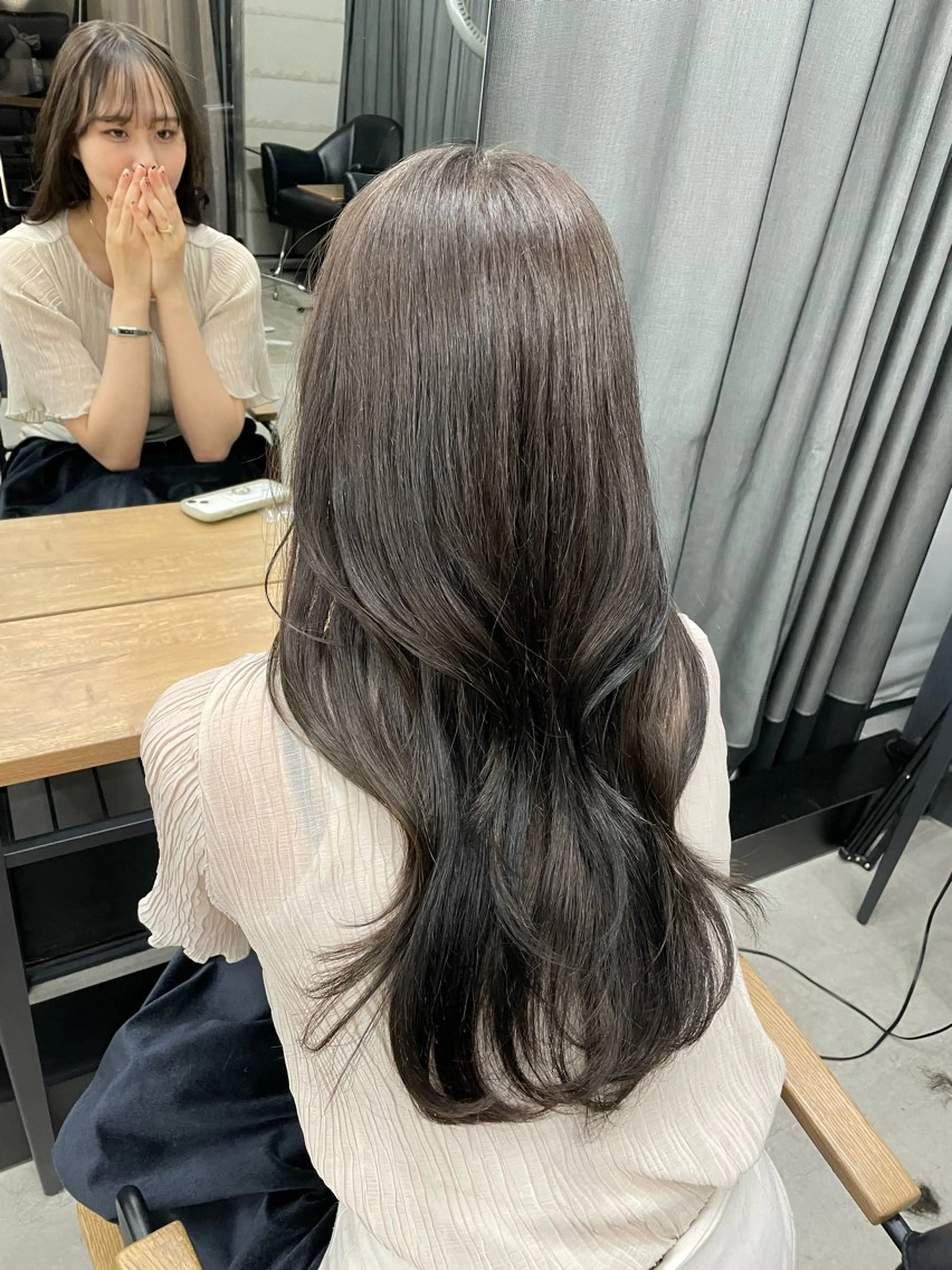 ロング 伊藤 莉奈　韓国ヘアのヘアスタイル