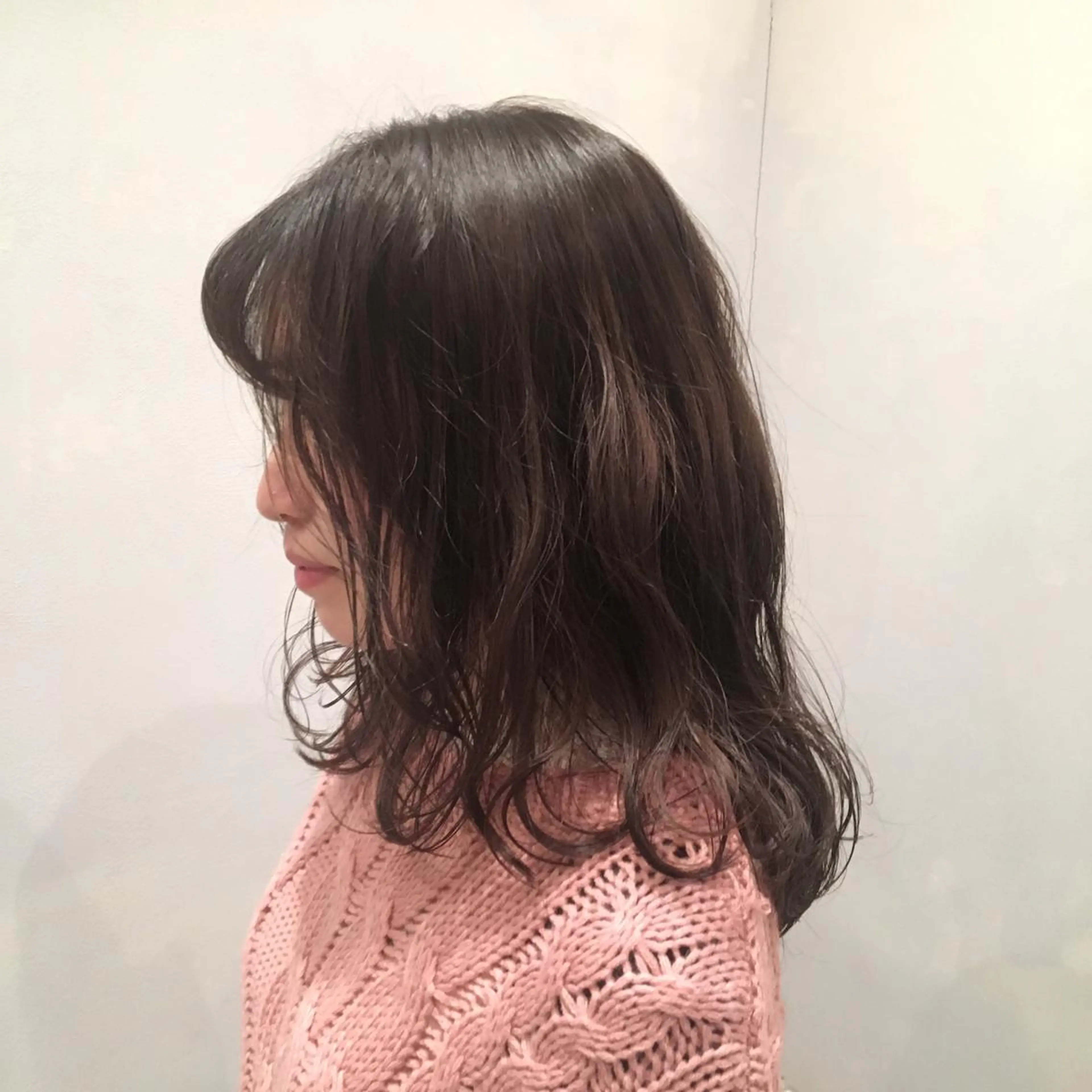 カラー SAKINO． ベージュカラーのヘアスタイル