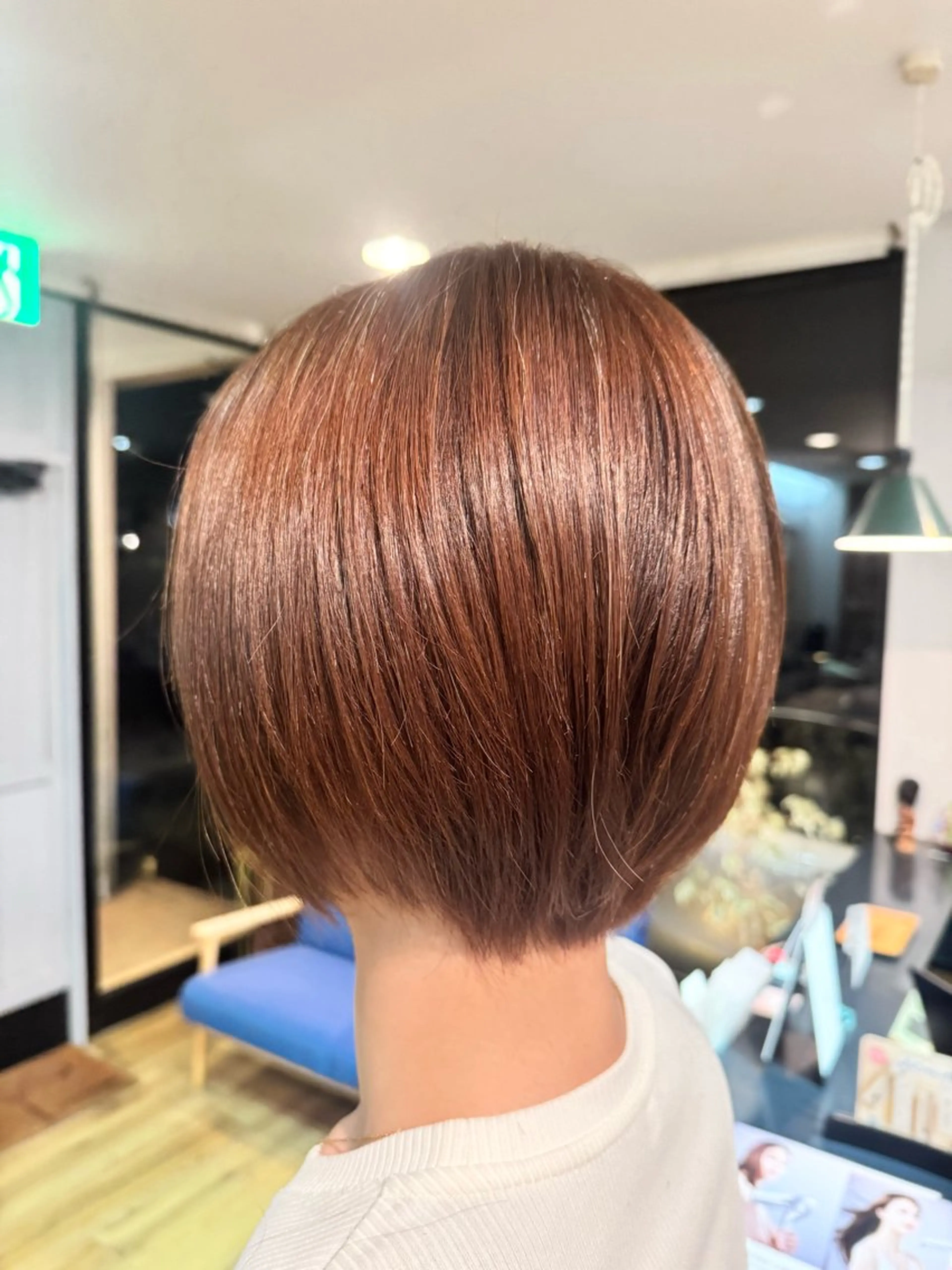 ショート カラー ベージュカラー カット ヘアカラー トリートメント ツキダテ ユイのヘアスタイル
