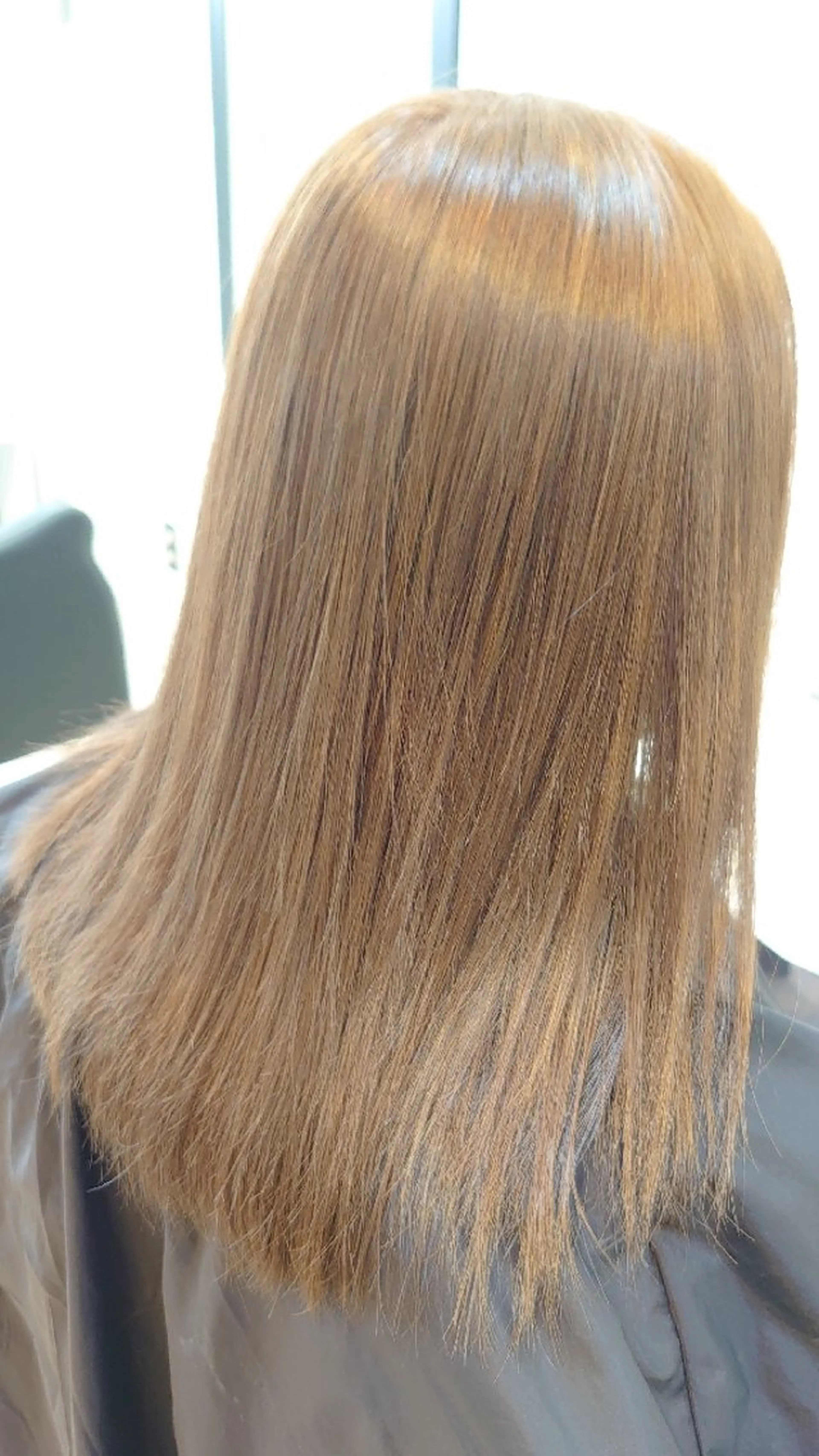 セミロング カラー グレージュ アイハラ クニタカのヘアスタイル