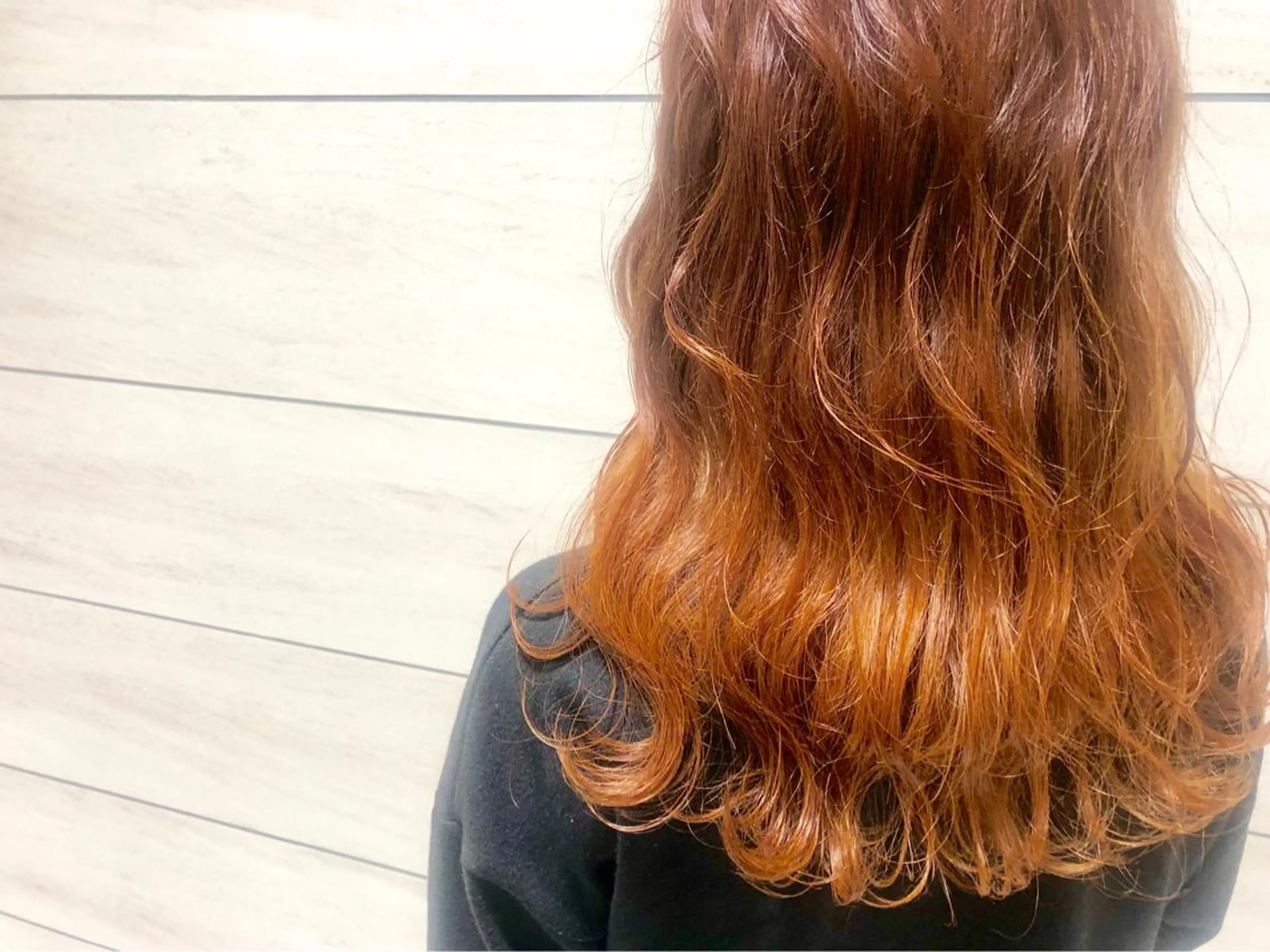ロング カラー グラデーションカラー オレンジ noll【今池駅前】 池田碧花のヘアスタイル