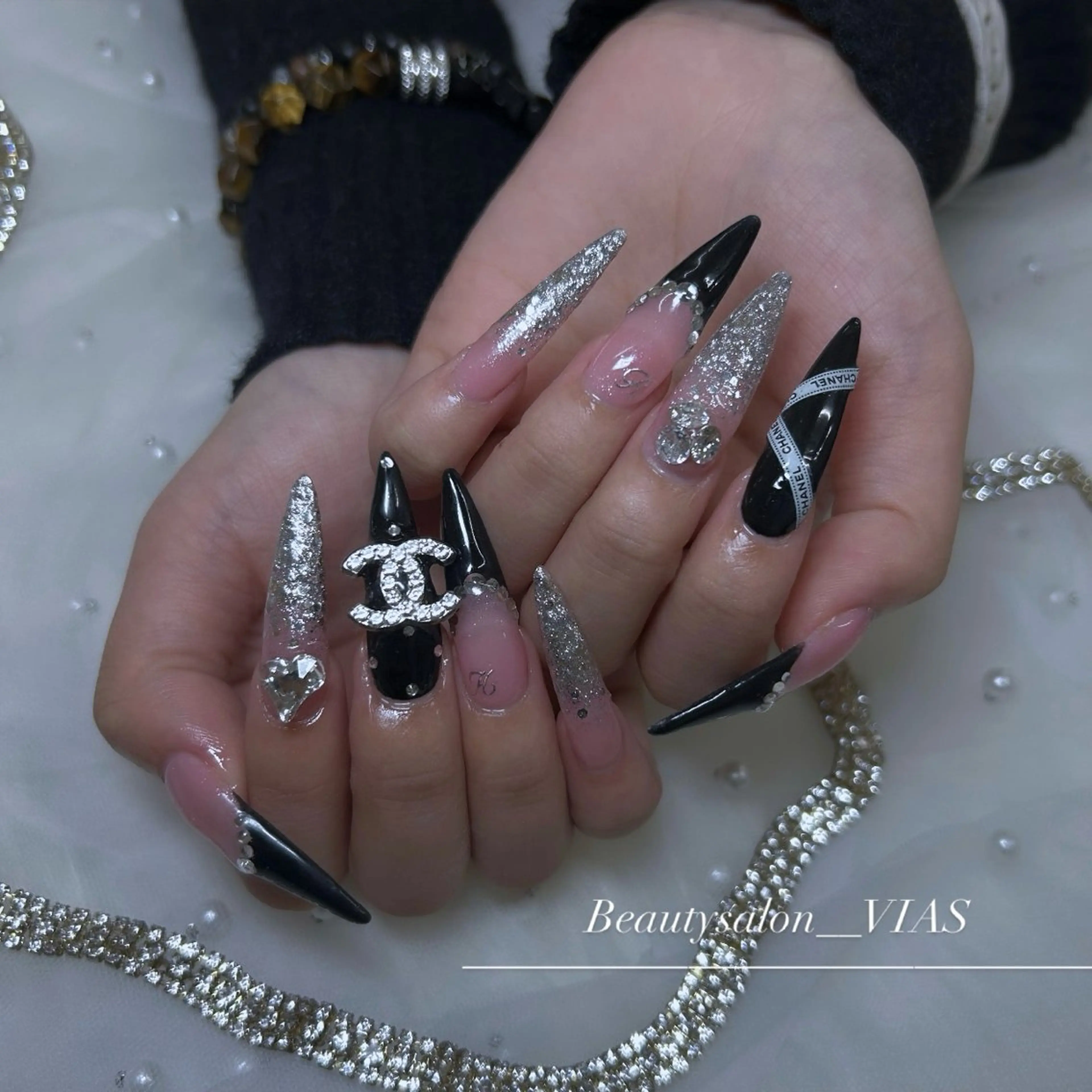 ネイル ハンドネイル VIAS 〜EYE&NAIL〜のネイルデザイン