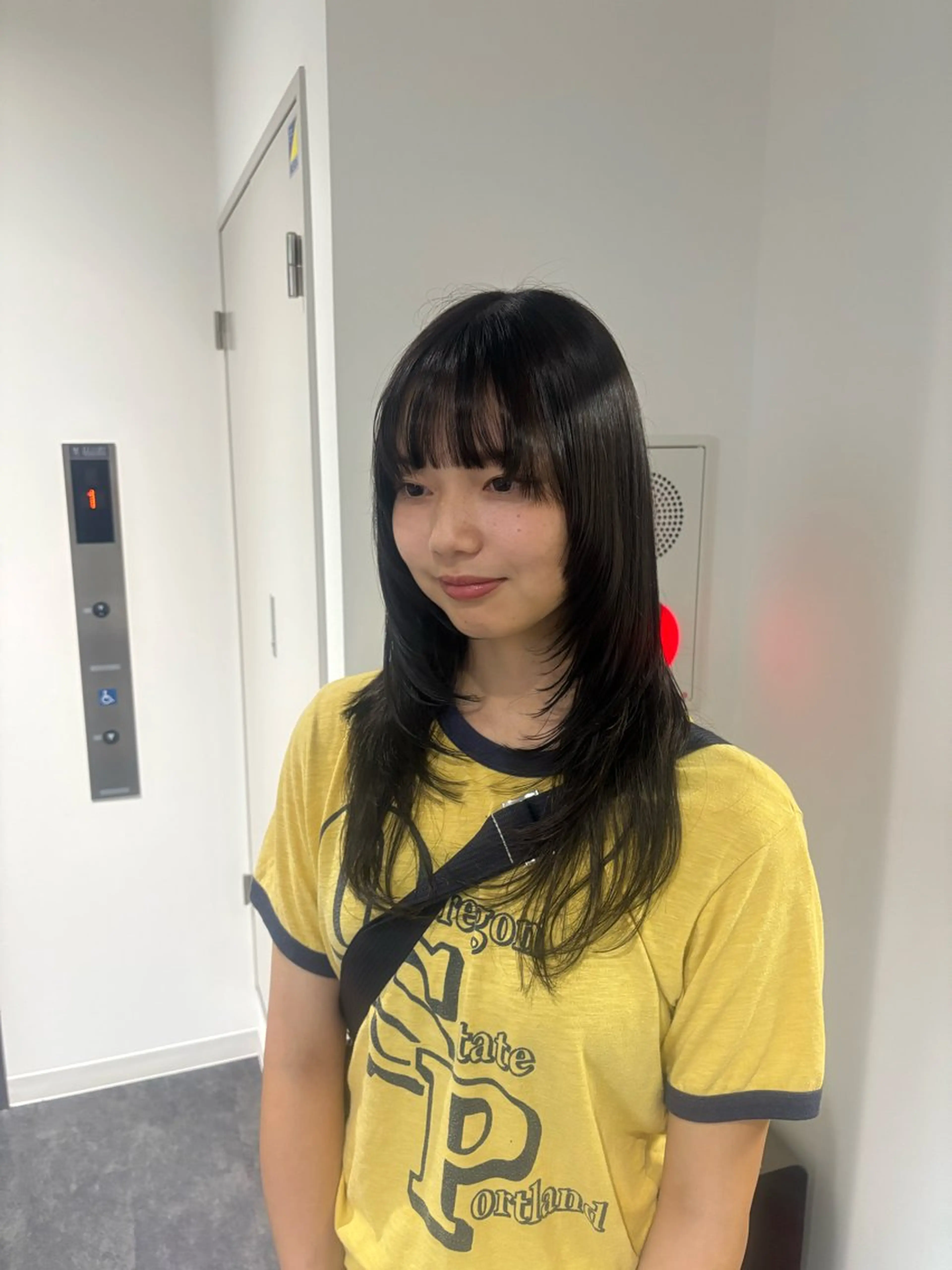 セミロング レイヤーカット -YUCCA- ワカナのヘアスタイル