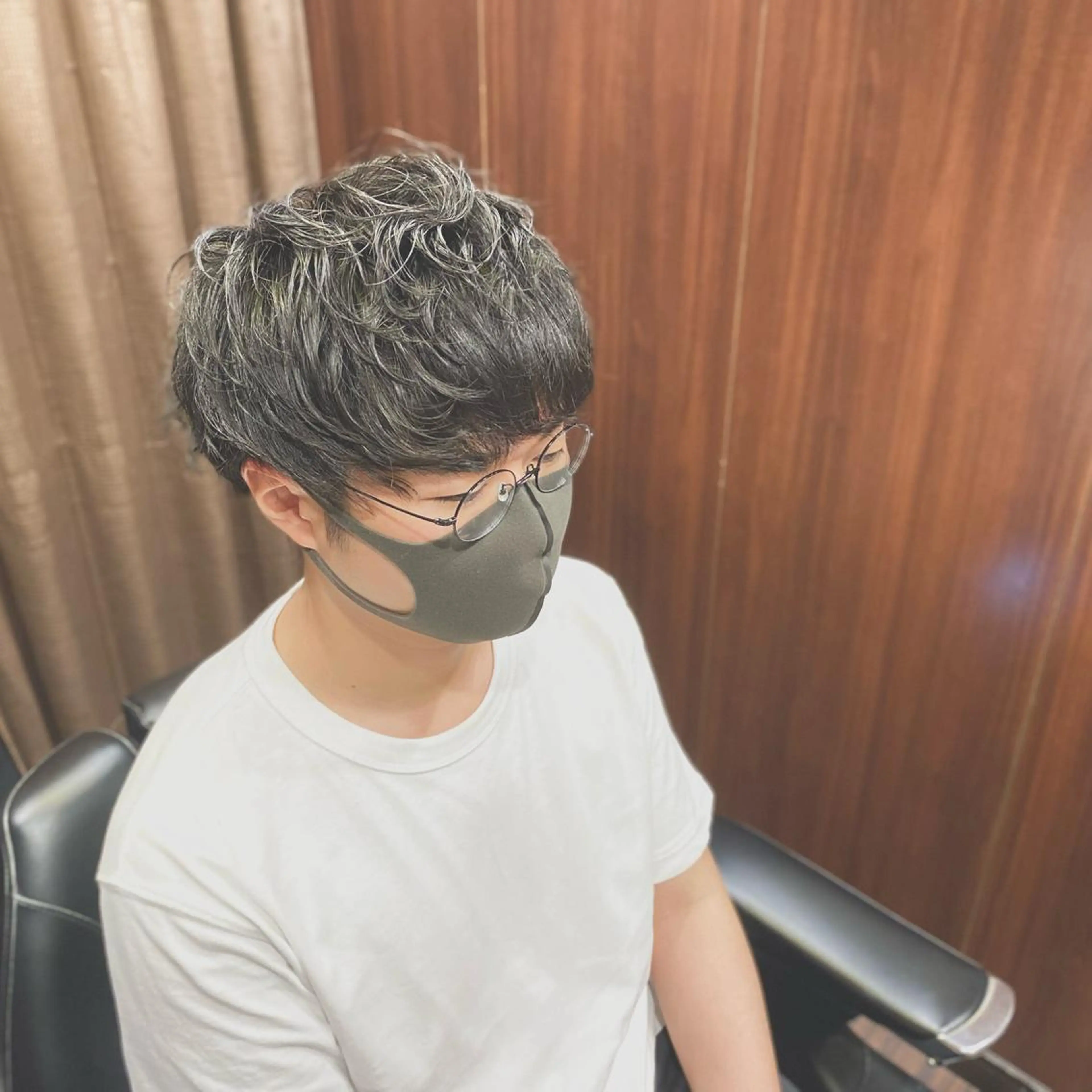 ミディアム ミディアムパーマ 岡崎 海人のヘアスタイル