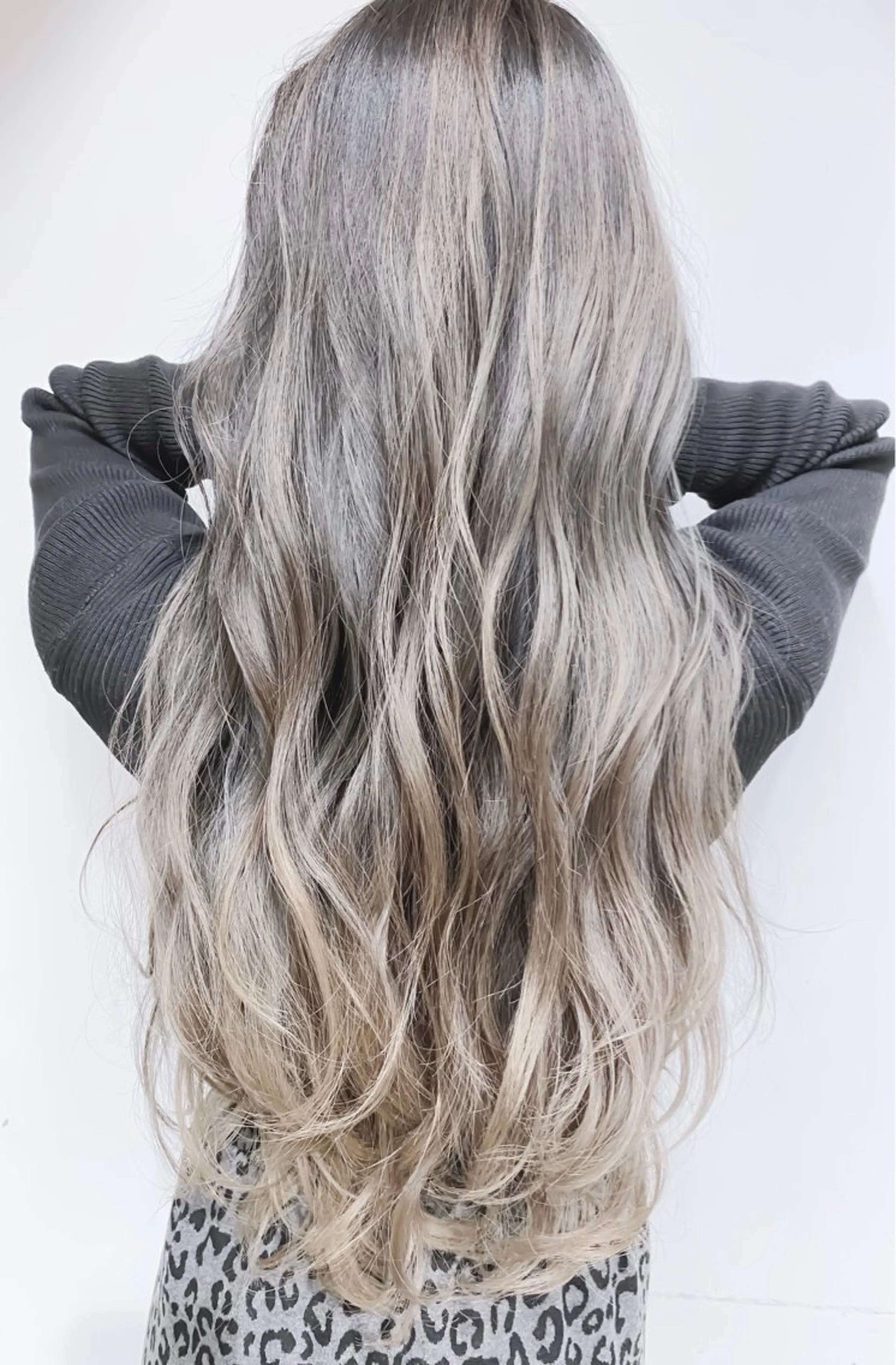 セミロング カラー バレイヤージュ ブリーチ 透明感カラー ダブルカラー ハイライトカラー 竹内ケンゴ🇰🇷 EIGHT藤沢のヘアスタイル