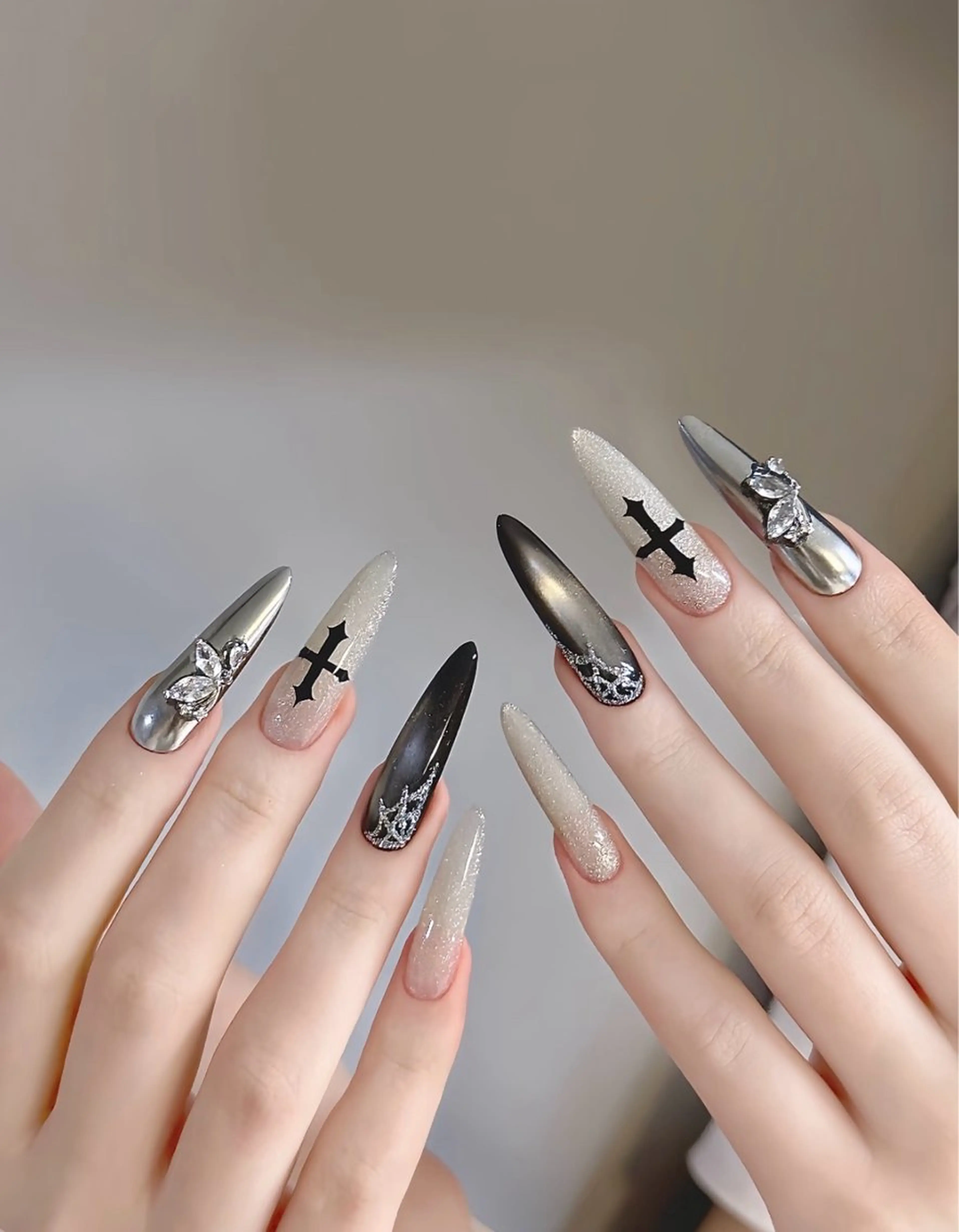 ネイル フレンチネイル キラキラネイル 韓国ネイル シンプルネイル ワンホンネイル ハンドネイル MEI Nailのネイルデザイン