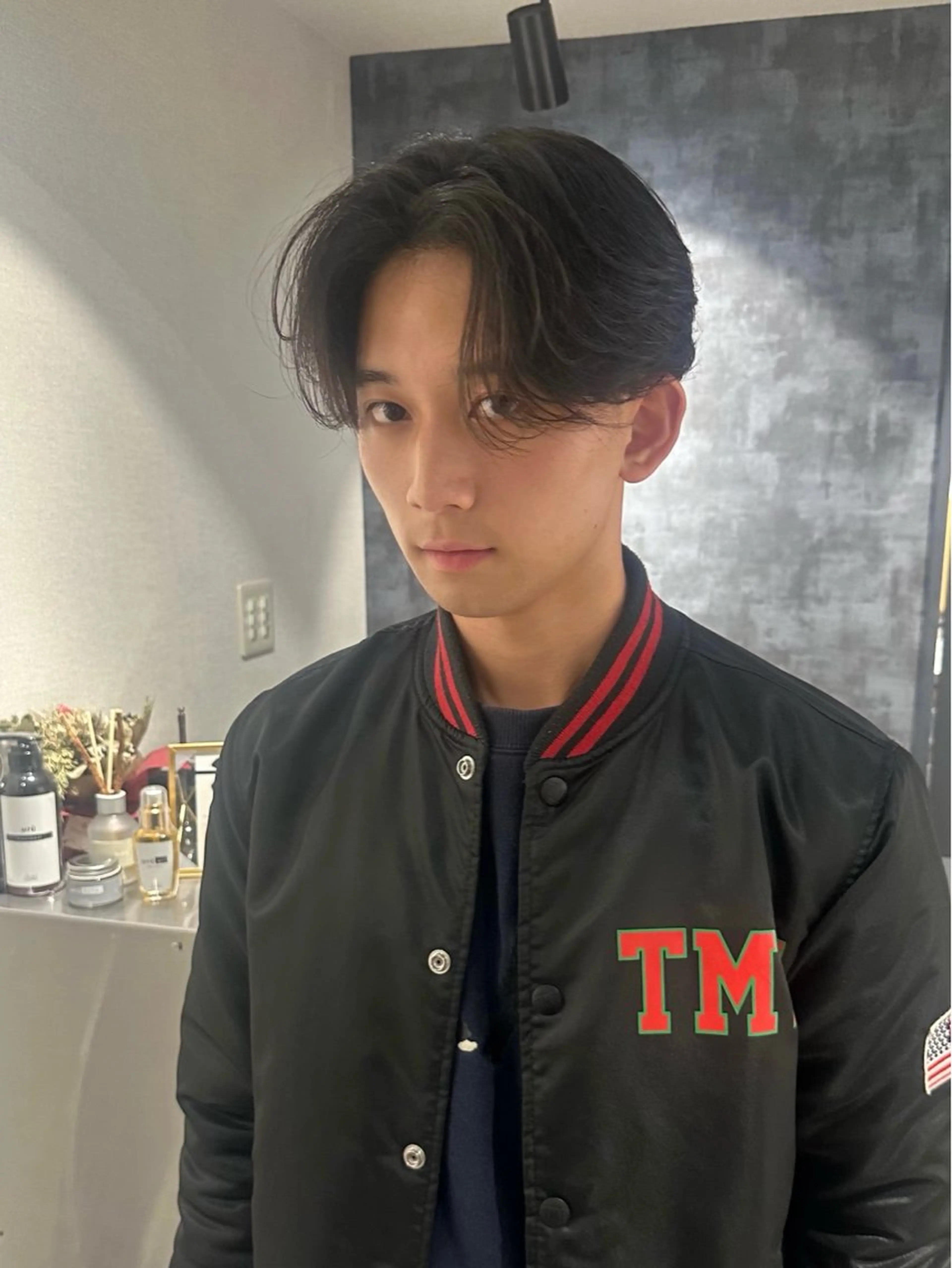 ミディアム パーマ メンズ カット パーマ 💈原宿指名No.1 センターパート💈のヘアスタイル