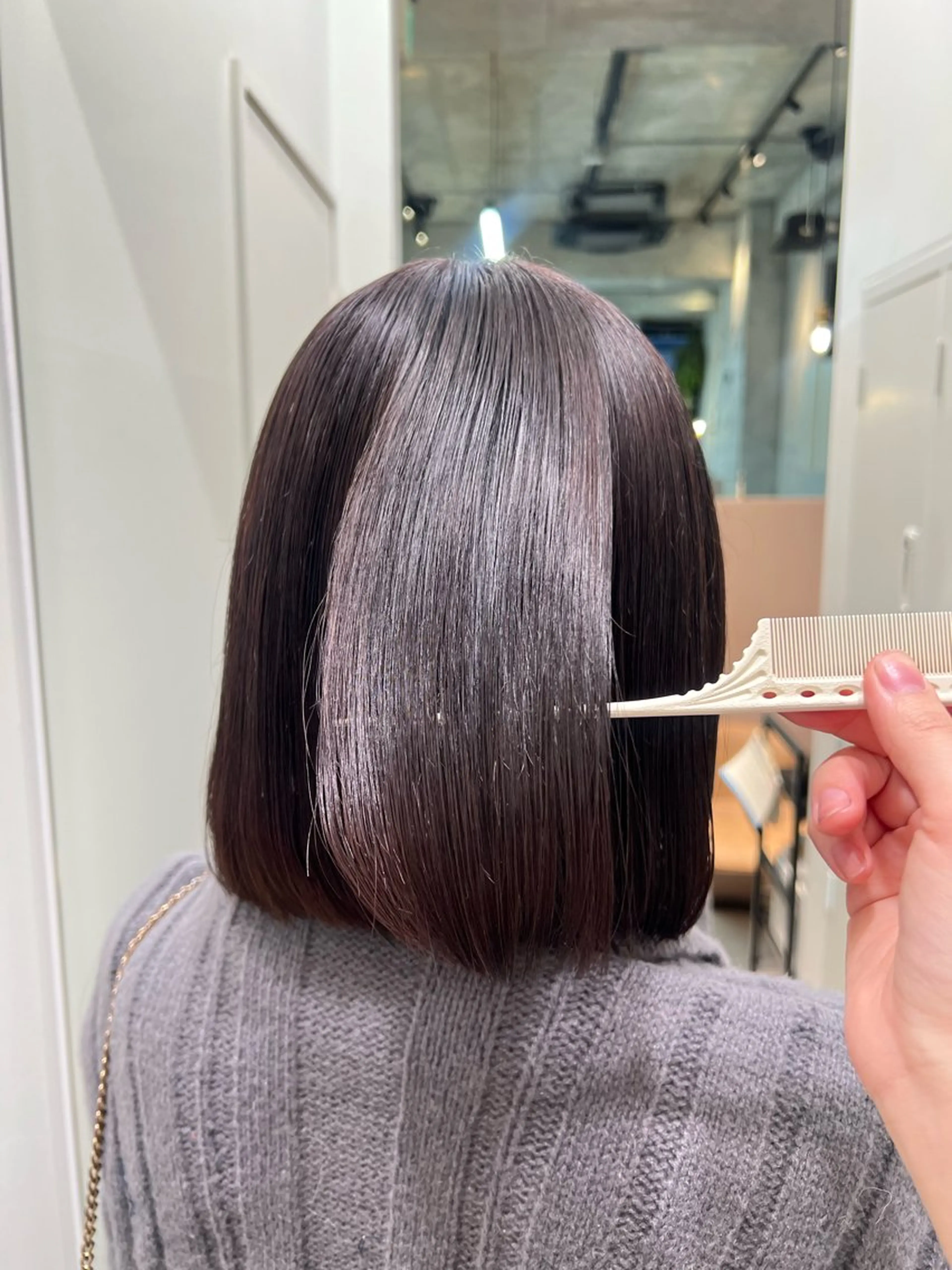 ミディアム ピンクブラウン ボブ カット ヘアカラー カコ/レイヤーカット ヘアアレンジのヘアスタイル