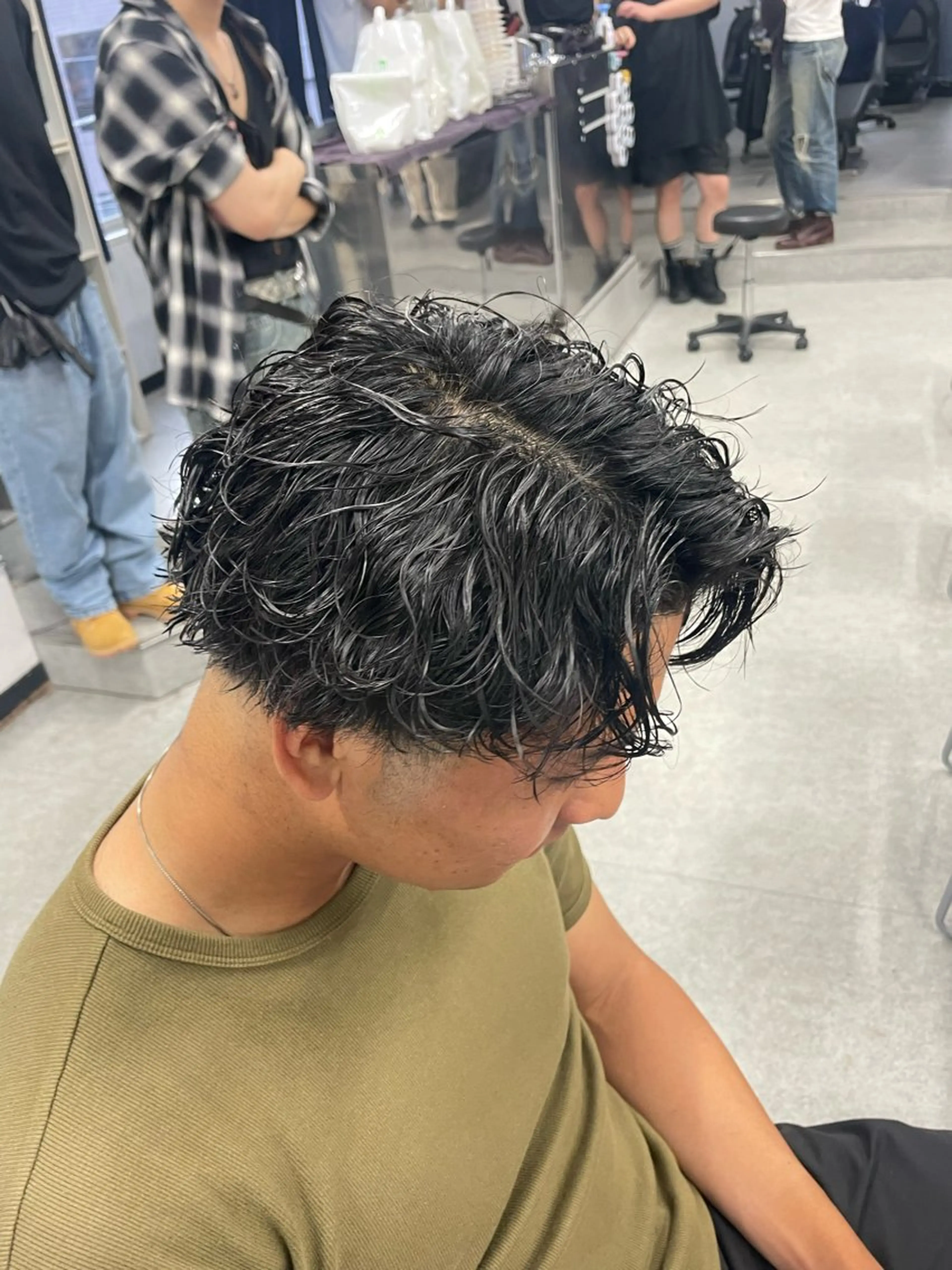 パーマ メンズ センターパート メンズハイライト メンズメッシュ マッシュ メンズパーマ カット パーマ ヘアセット 波巻き/サーフカール 🌊吉野裕稀のヘアスタイル