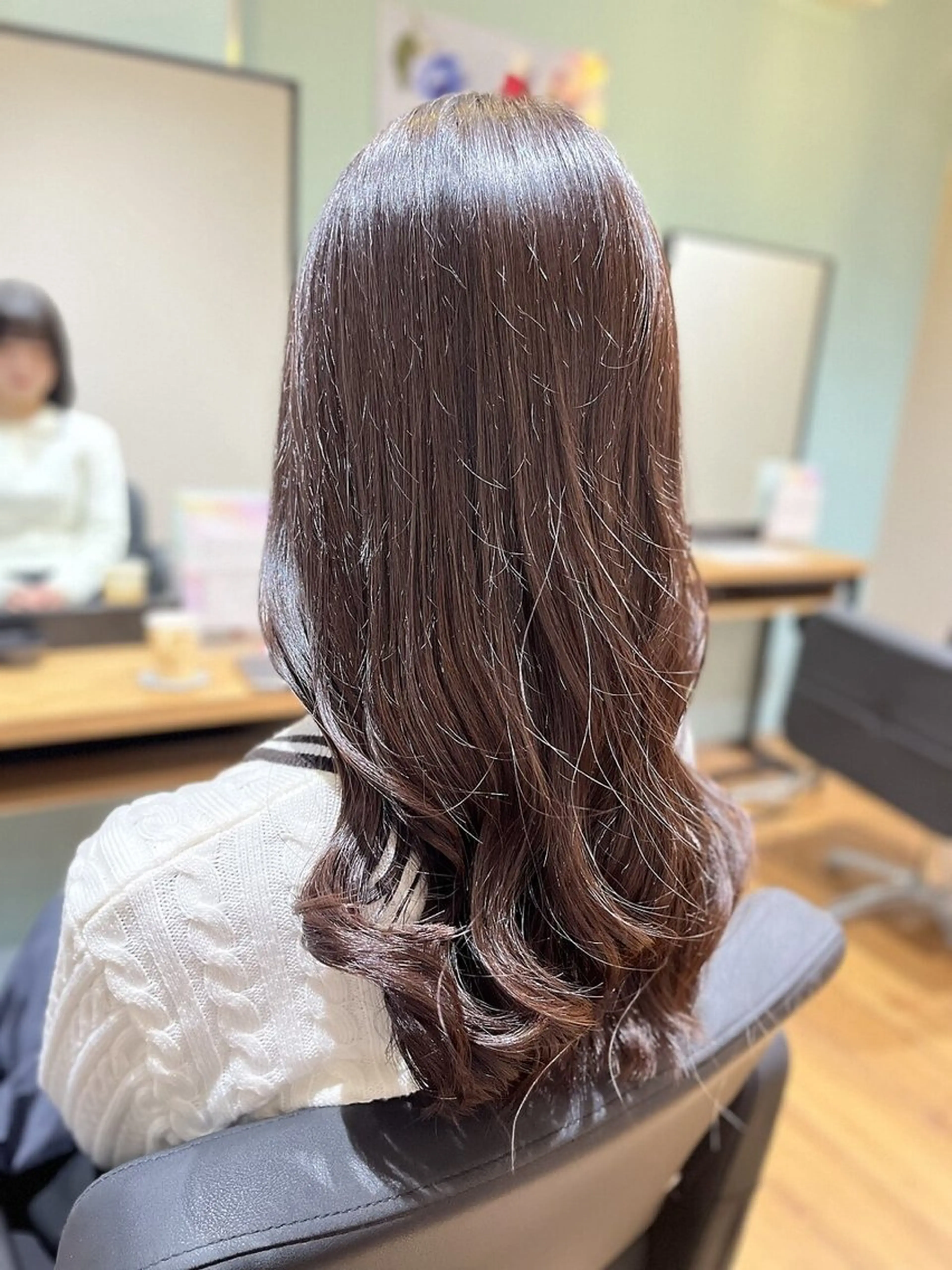 カラー 西原 愛紗のヘアスタイル