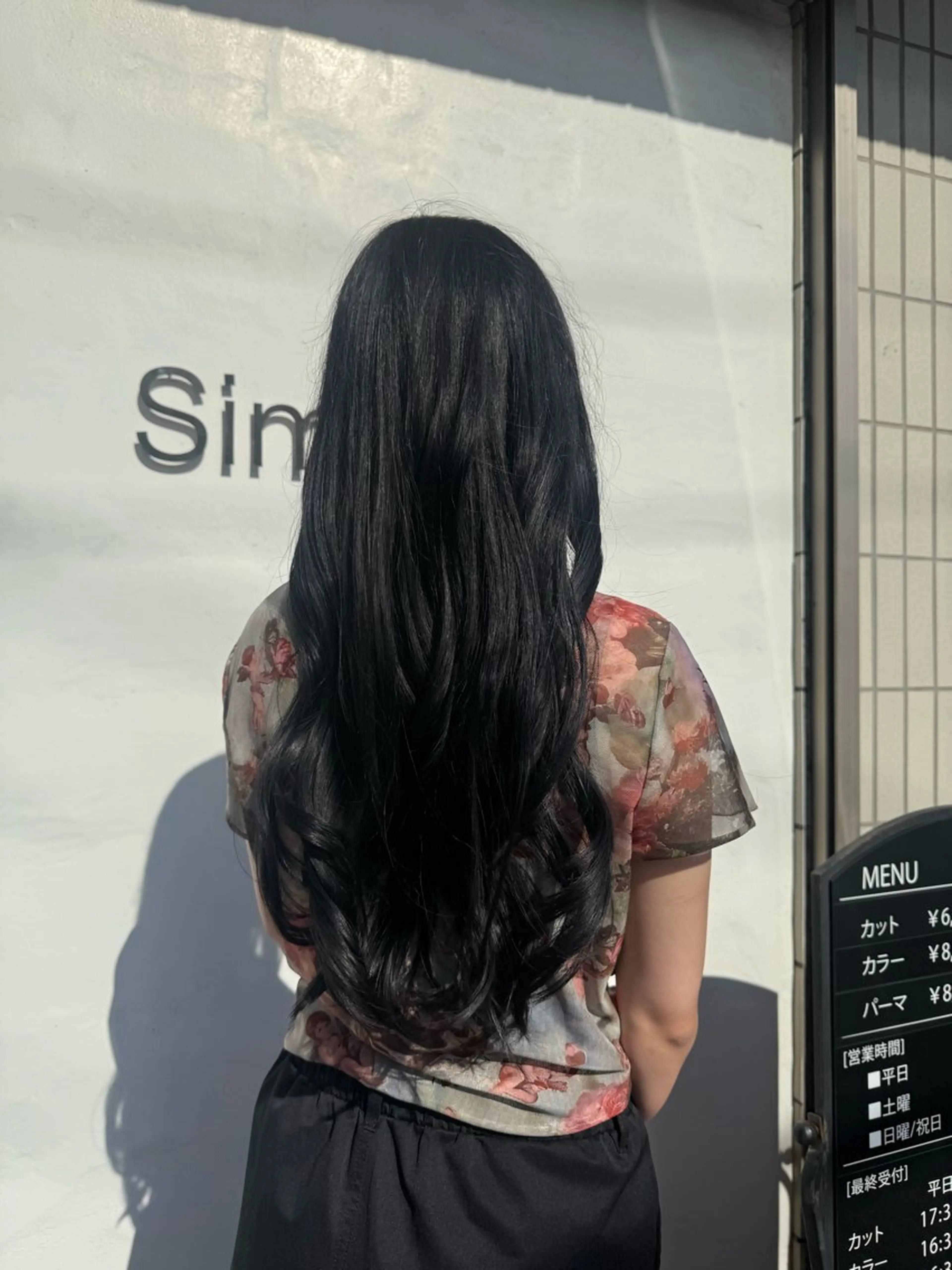 ロング カラー 黒髪 ブリーチ ブルーカラー ブルーブラック 透明感カラー 金子 彩心のヘアスタイル